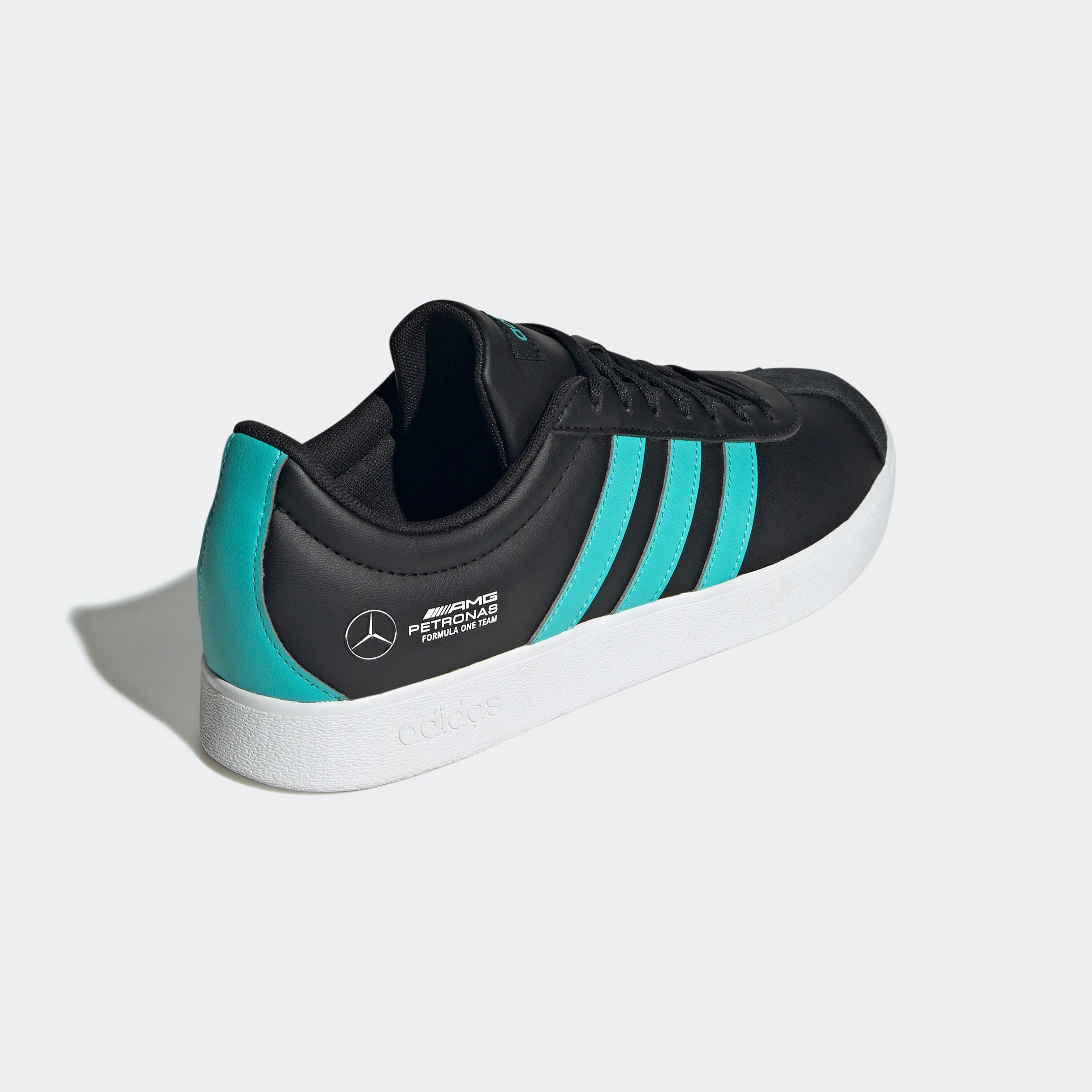 adidas Performance Sneakers MERCEDES - AMG PETRONAS FORMULA ONE TEAM VL court schoen