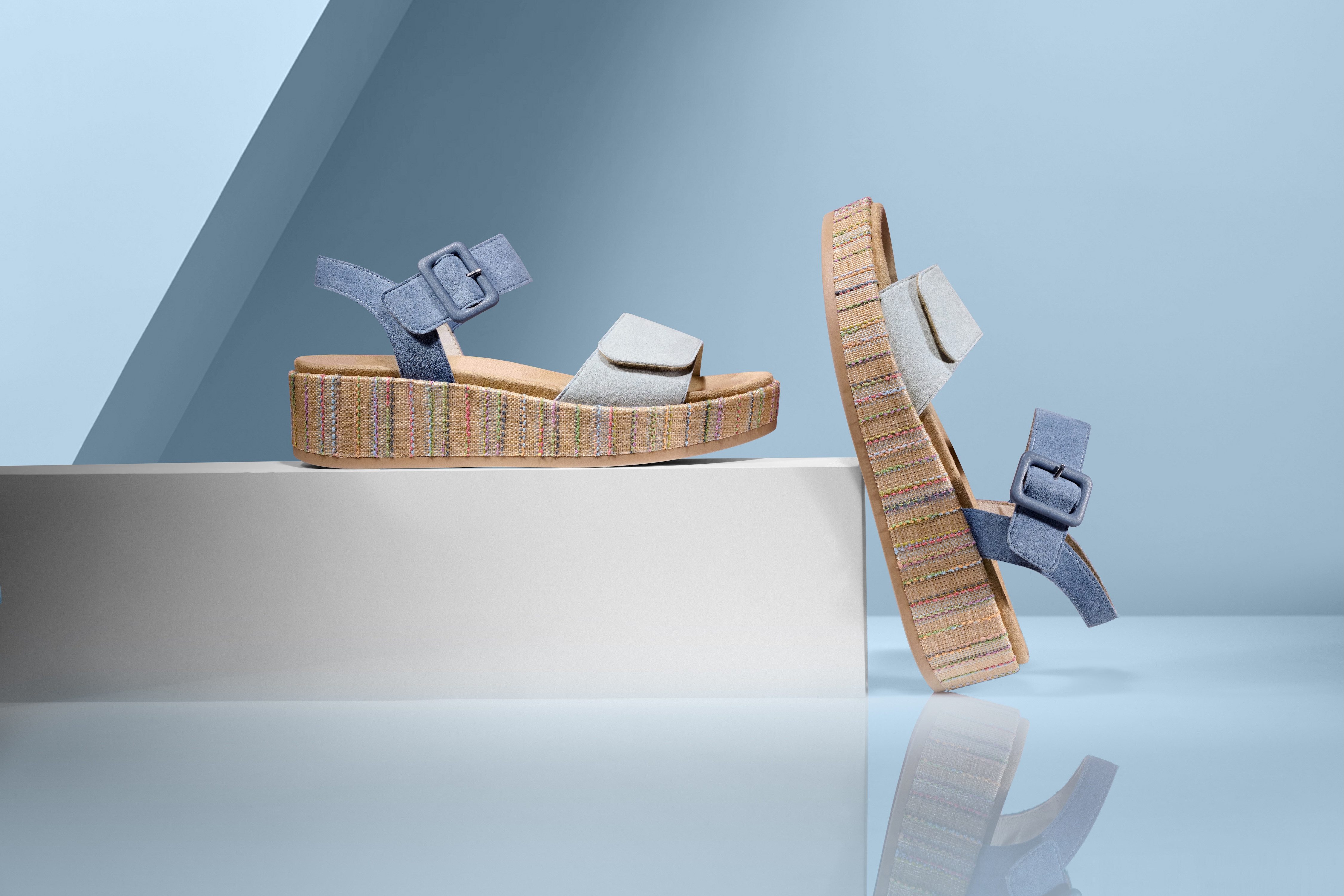 Remonte Sandaaltjes Elisabeth Hurley-Collection Sleehak, zomerschoen, sandaal met bandjes en bekleed plateau