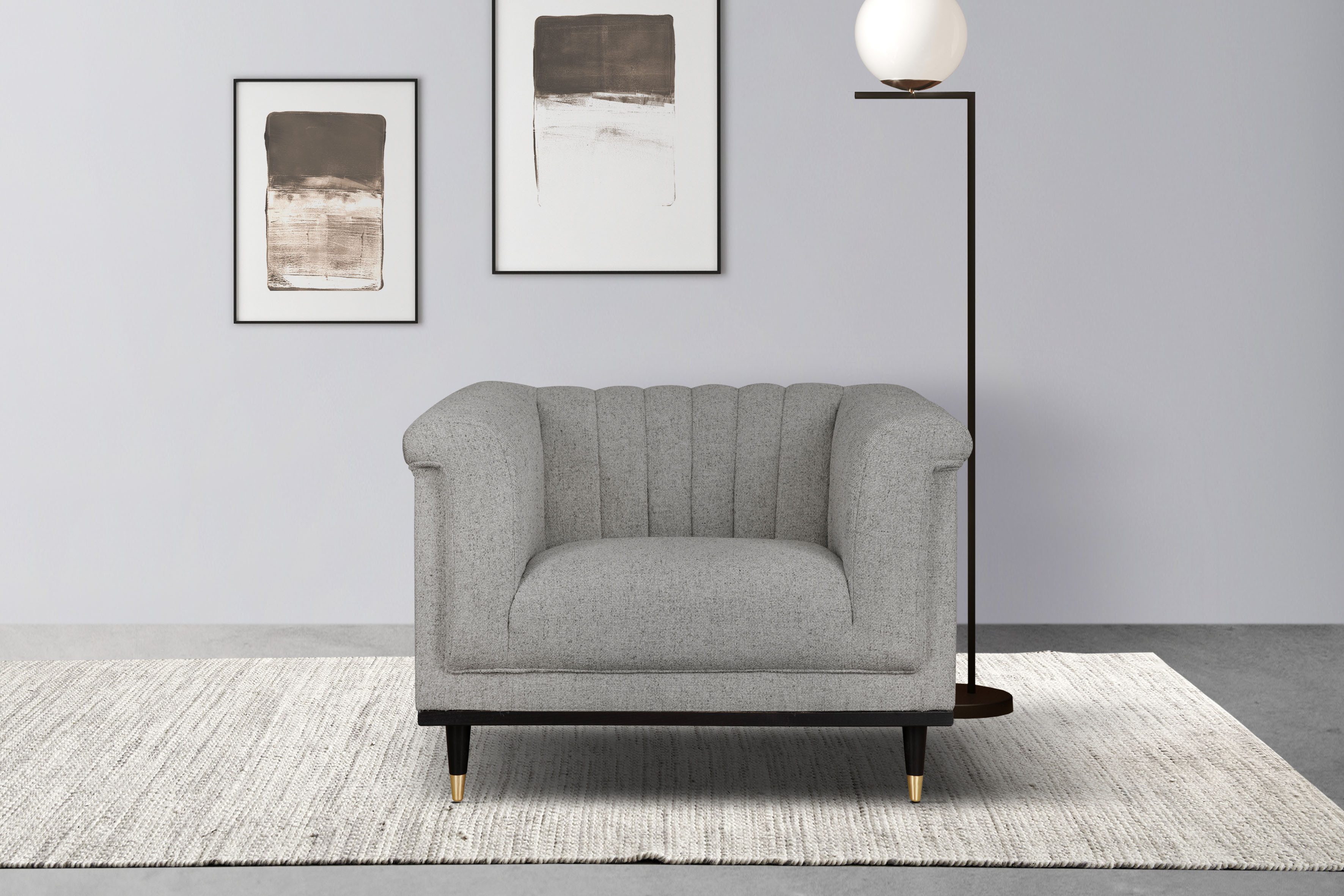 Guido Maria Kretschmer Home&Living Fauteuil Chamby met houten rand onder en stiksels bij de leuning fauteuils grijs