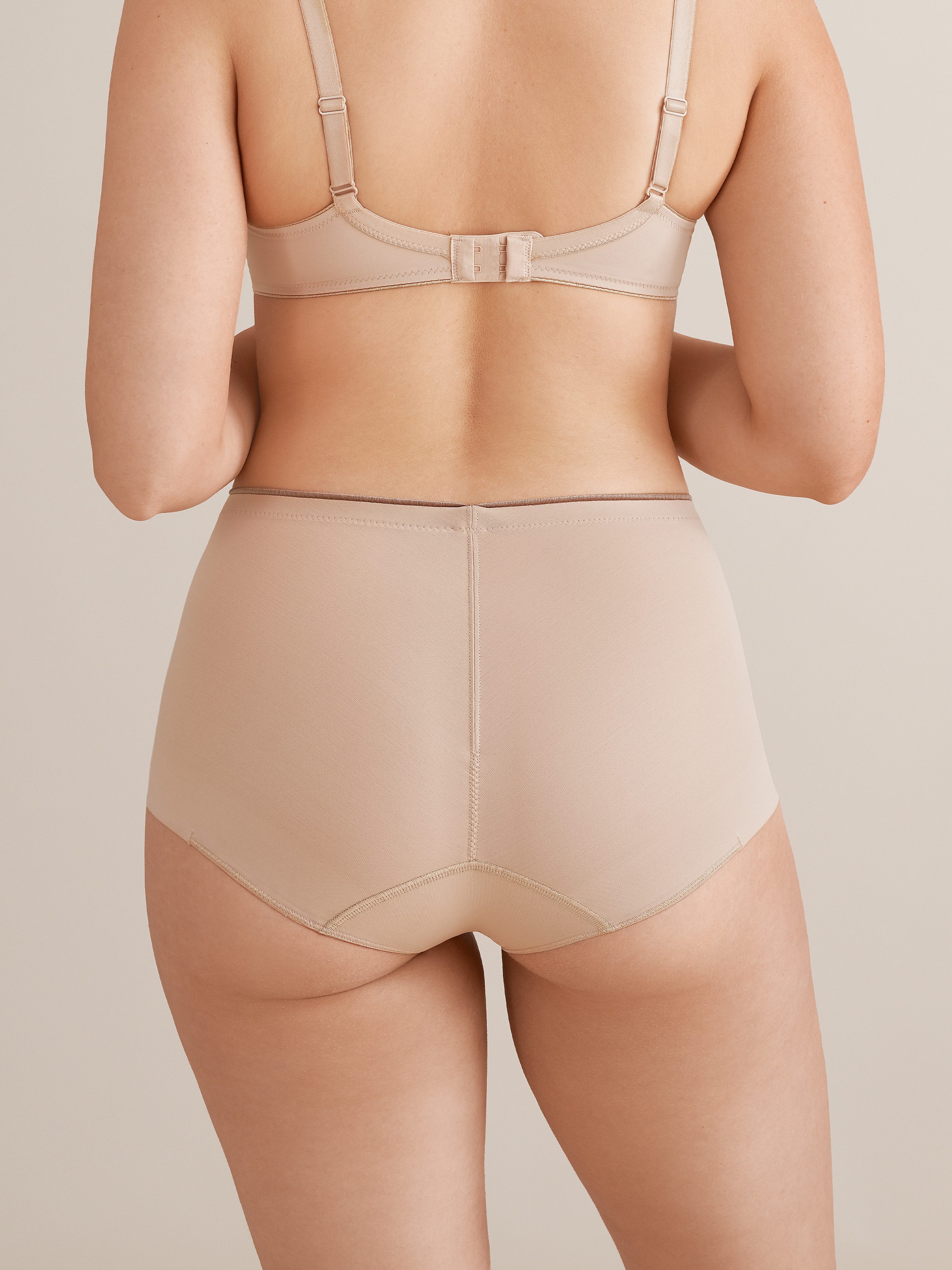 Conturelle by Felina Pantyslip Zachte aanraking Vormniveau: Medium dames slips maat 38 beige