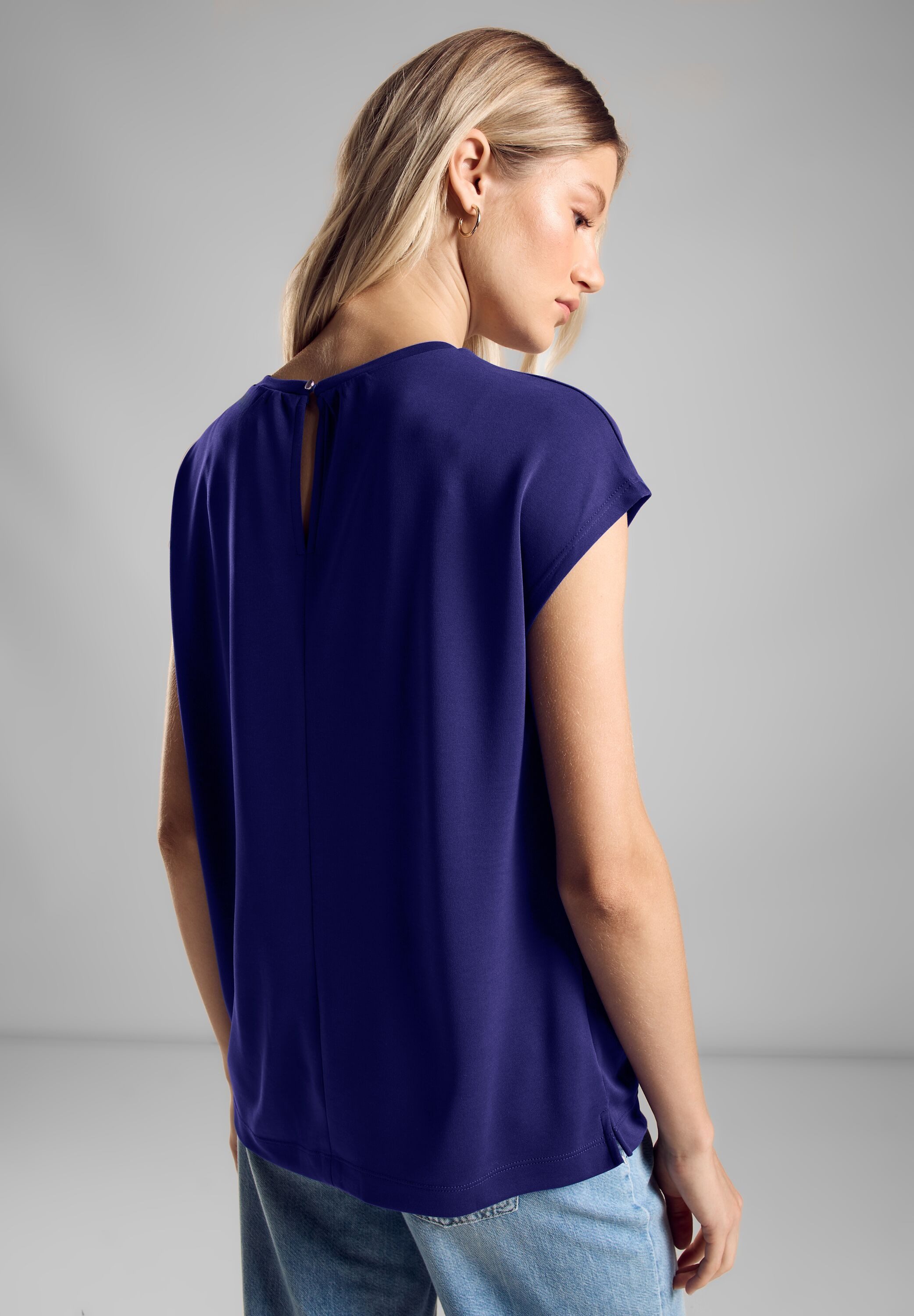 STREET ONE Shirttop in zijde-uiterlijk en met knoop in de nek