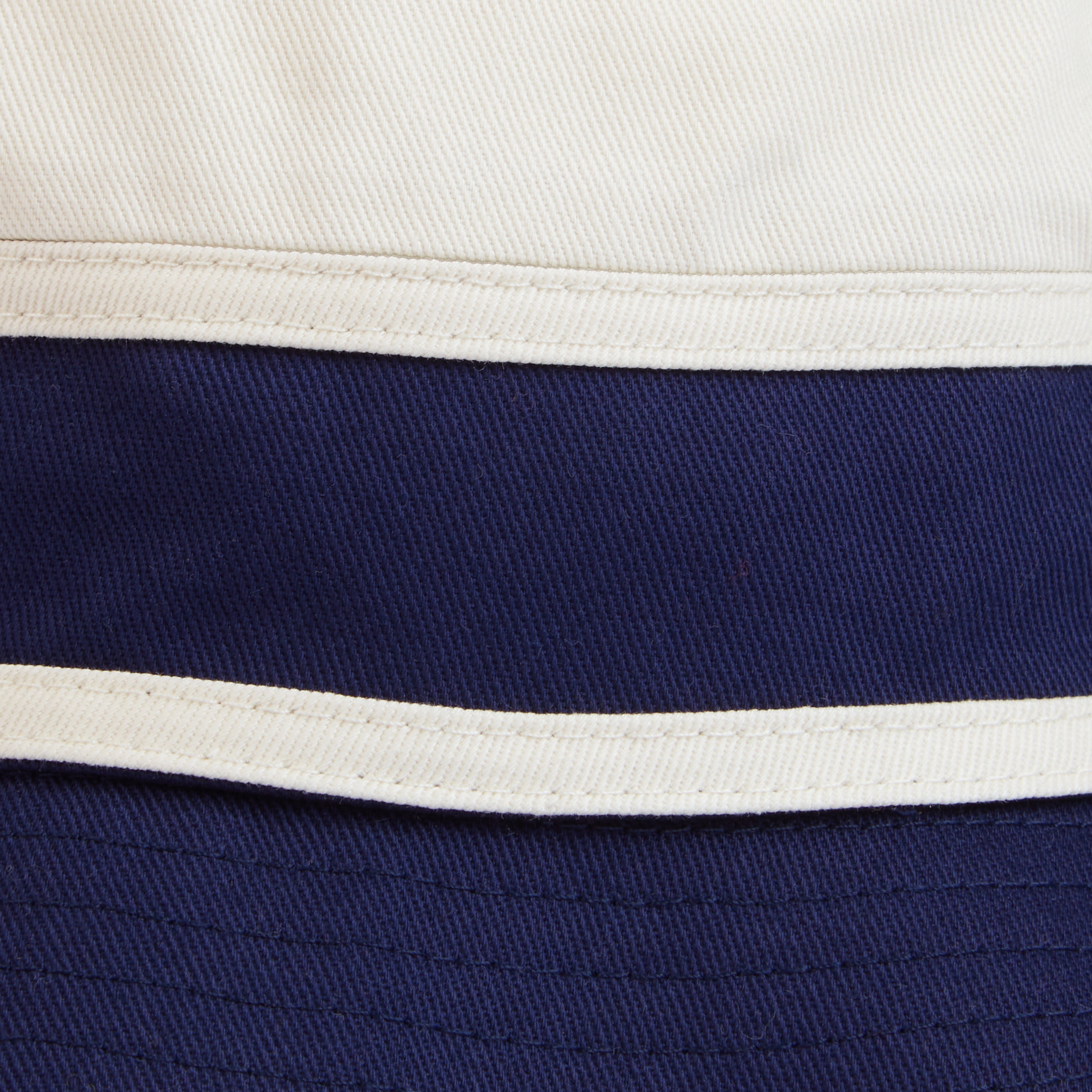 ellesse Vissershoed met geborduurd logo
