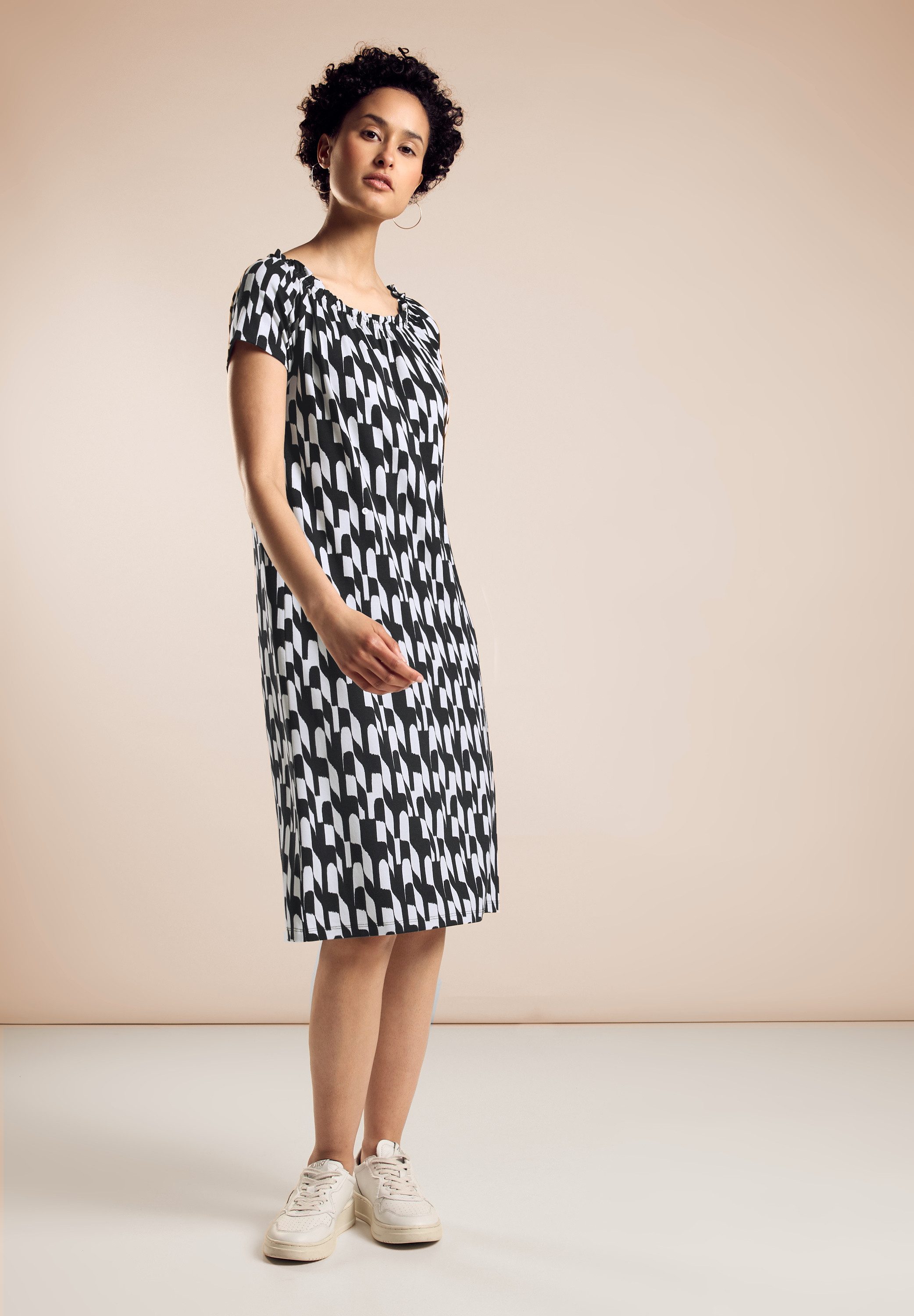 STREET ONE Jerseyjurk met dynamische grafische print