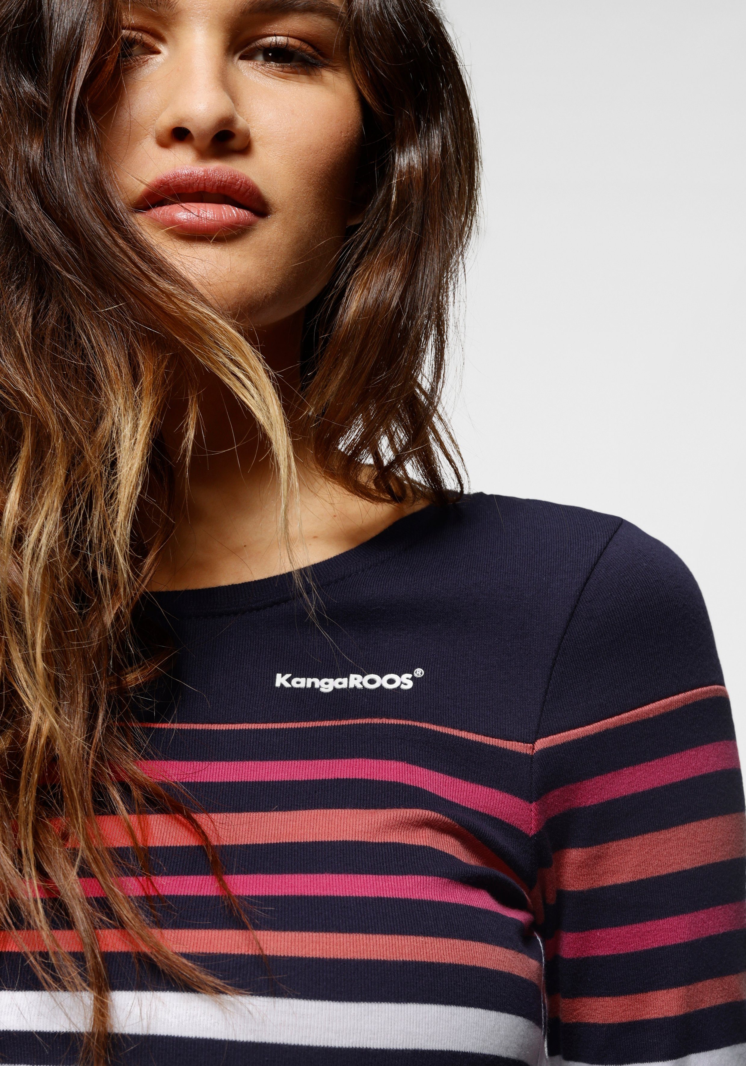 KangaROOS Shirt met lange mouwen lichaamsnauwkeurige pasvorm, effen, sportieve look, van katoen