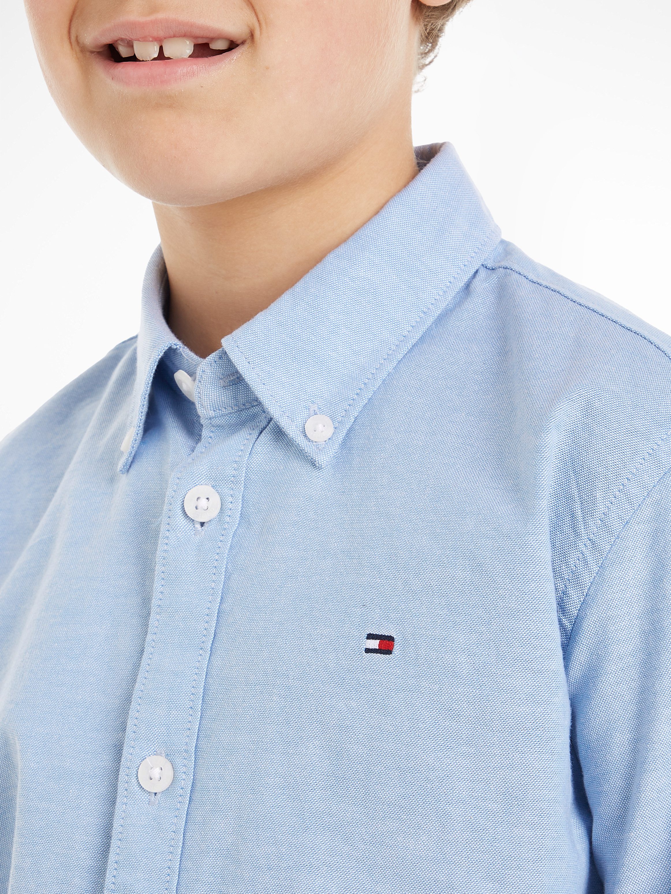 Tommy Hilfiger Overhemd met lange mouwen BOYS STRETCH OXFORD SHIRT L/S Kinderen tot 16 jaar, button-down kraag, lange mouwen, logo-vlag