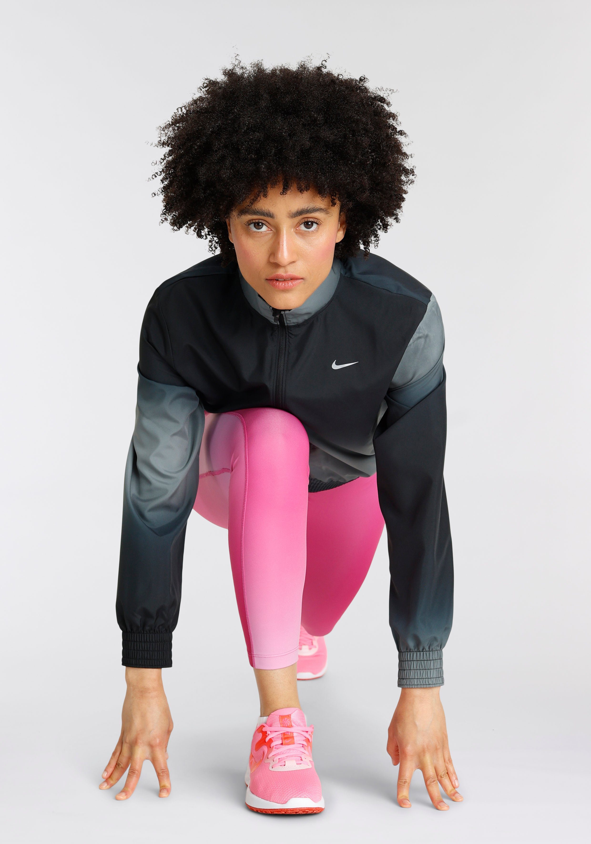 Nike Runningjack Dri-FIT Swoosh Run Women's Printed Running Jacket