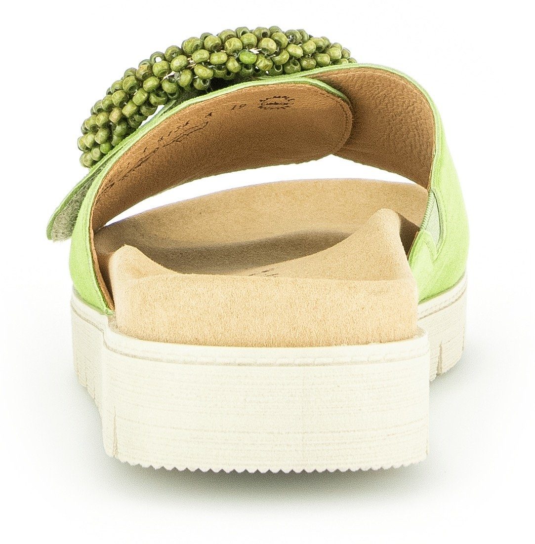 Gabor Slippers , plateau, zomerschoen, slippers met sierparels aan de decoratieve gesp