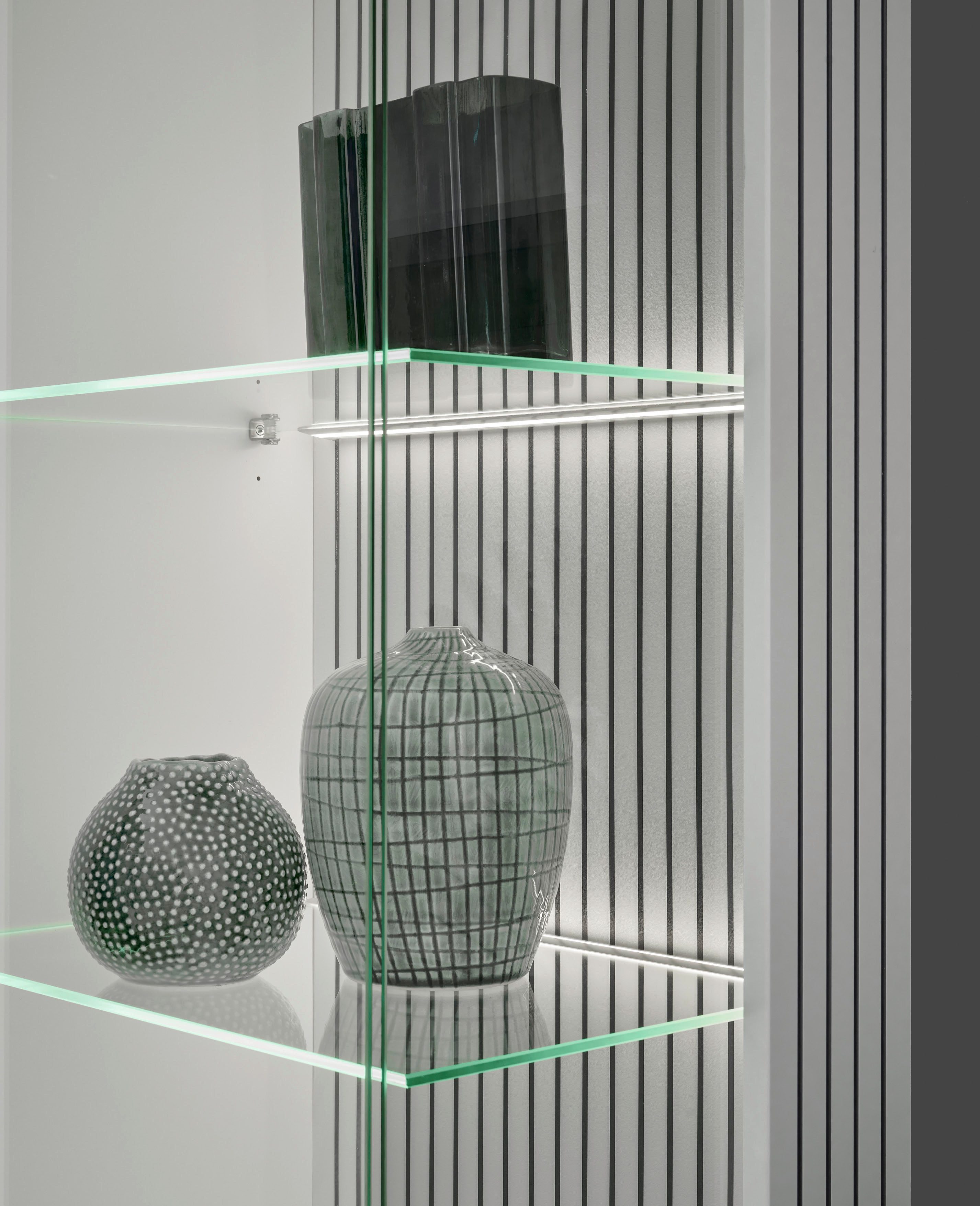INOSIGN Wandmeubel Hudson met moderne groevenlook, handgrepen van metaal (zwart), breedte 320 cm (set, 4-delig)