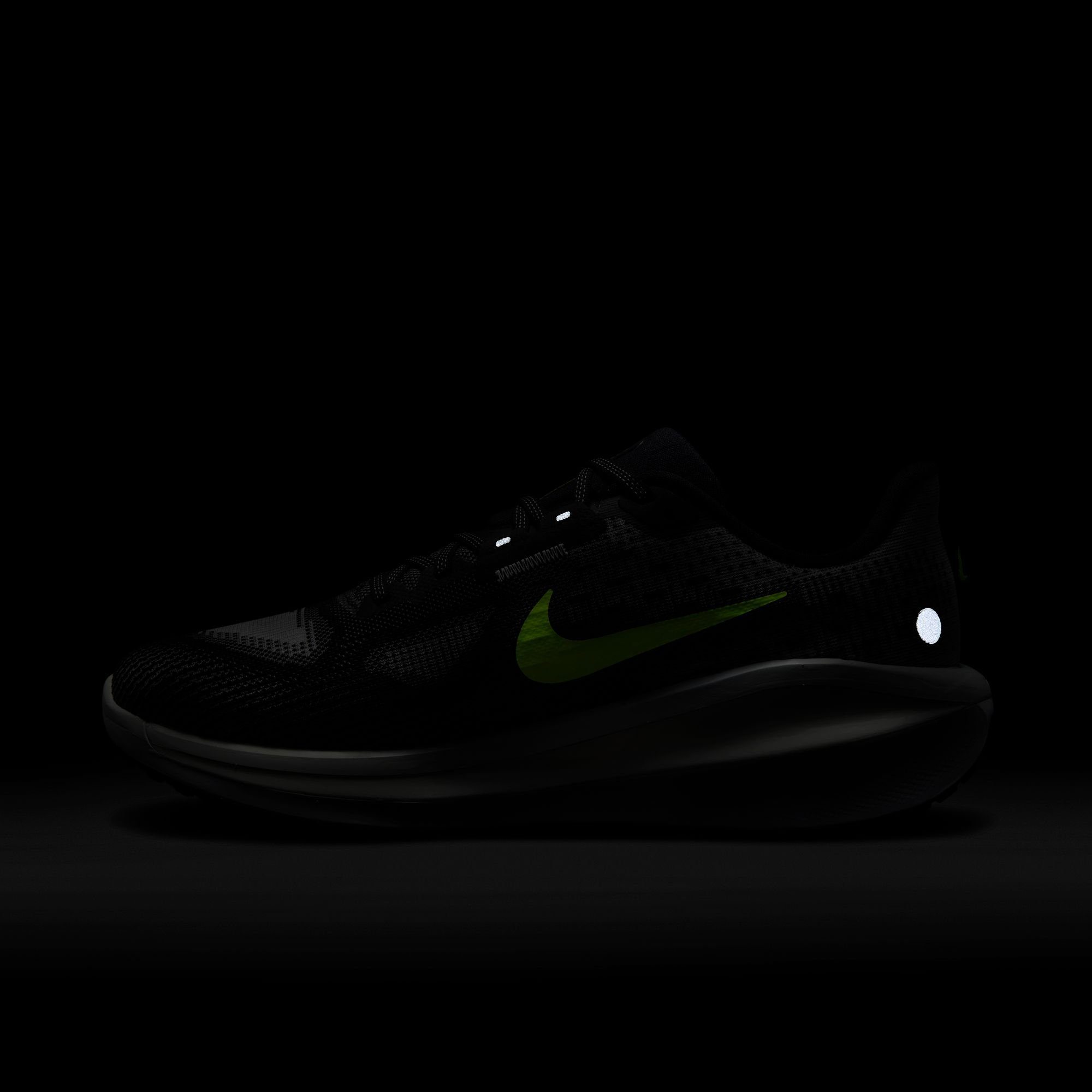 Nike Runningschoenen Vomero 17