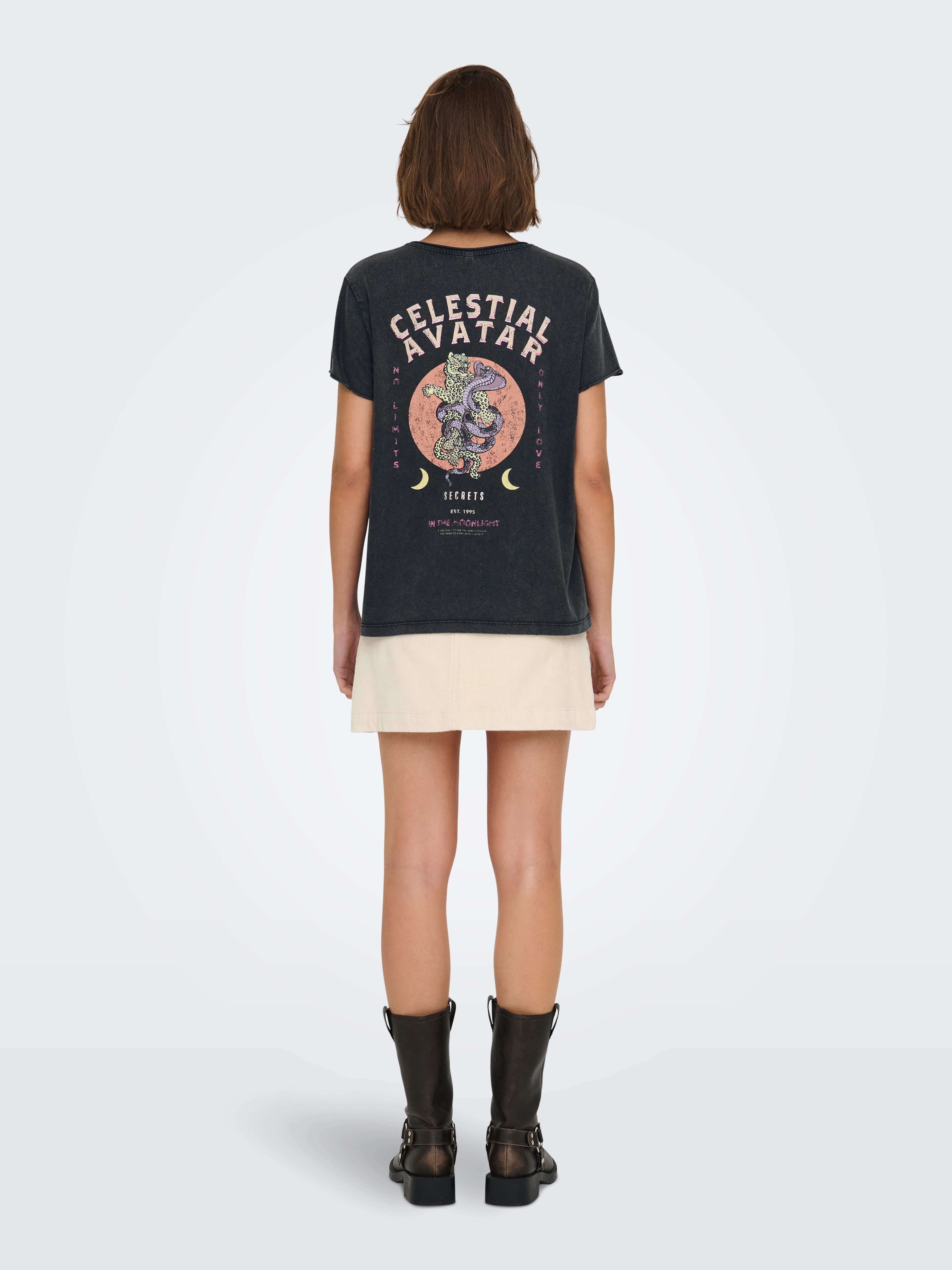 Only Shirt met korte mouwen ONLLUCY LIFE S/S EYE TOP BOX JRS