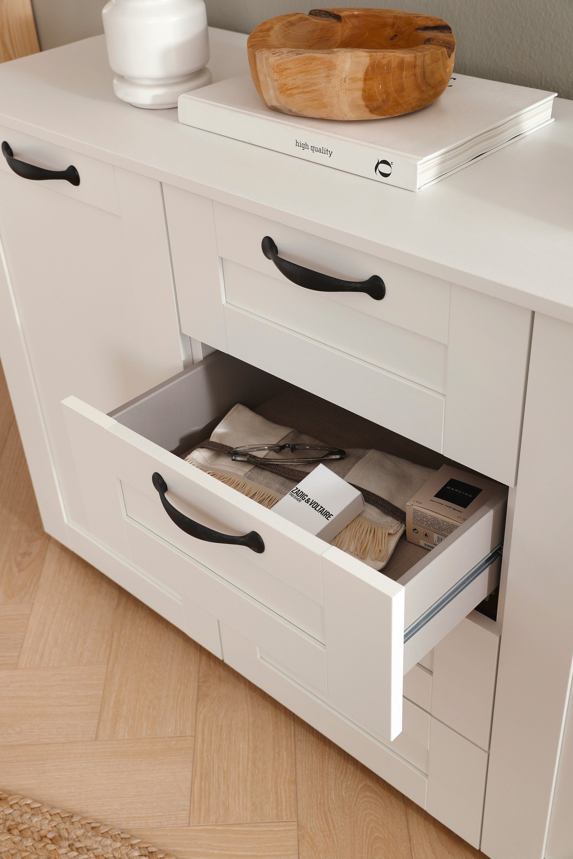 rauch Kast met laden en deuren Cottage by Aditio in scandinavische landelijke stijl, 4 laden met soft-closefunctie