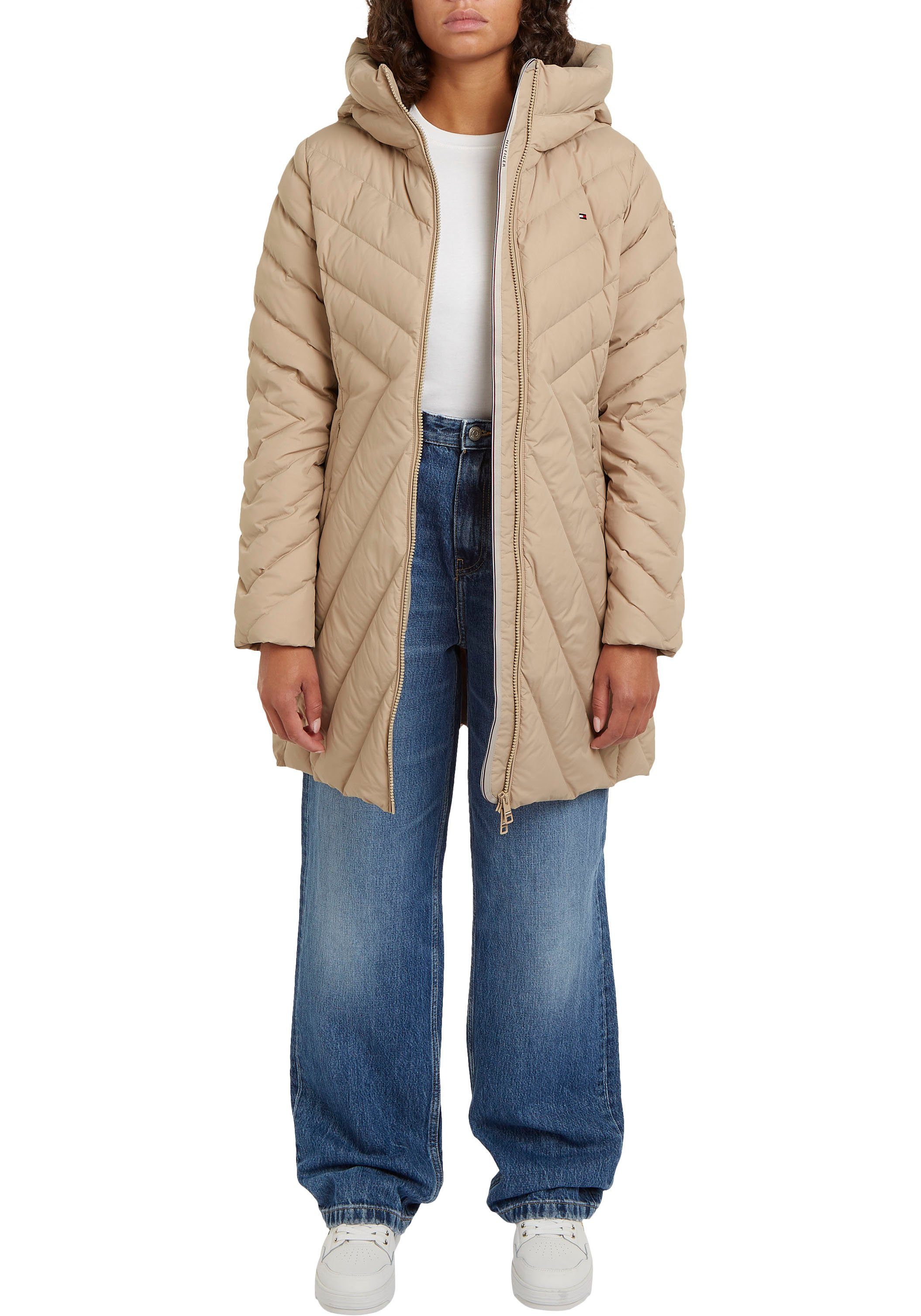 Tommy Hilfiger Gewatteerde jas CHEVRON MW PADDED COAT met gemiddelde vulling en merklabel