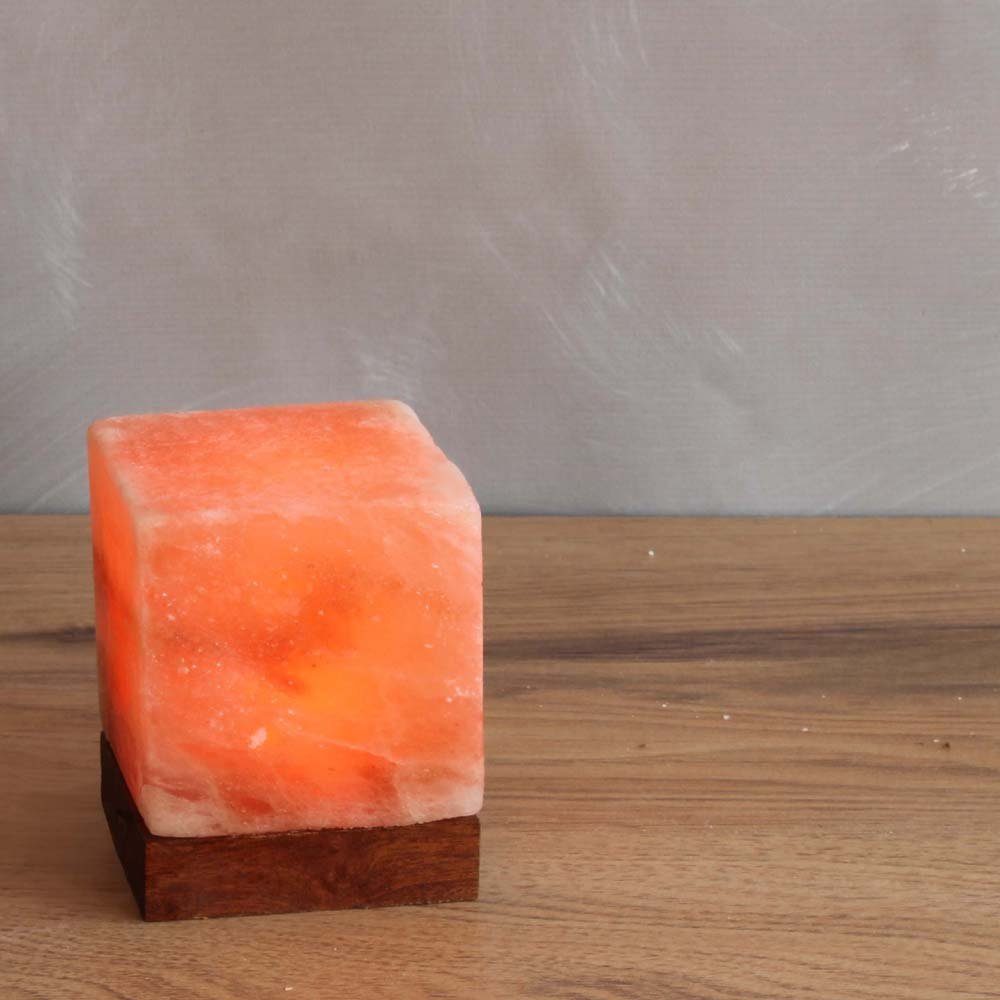 HIMALAYA SALT DREAMS Zoutkristal-tafellamp USB-kubus Met de hand gemaakt van zoutkristal - iedere steen uniek, H: ca.9 cm (1 stuk)