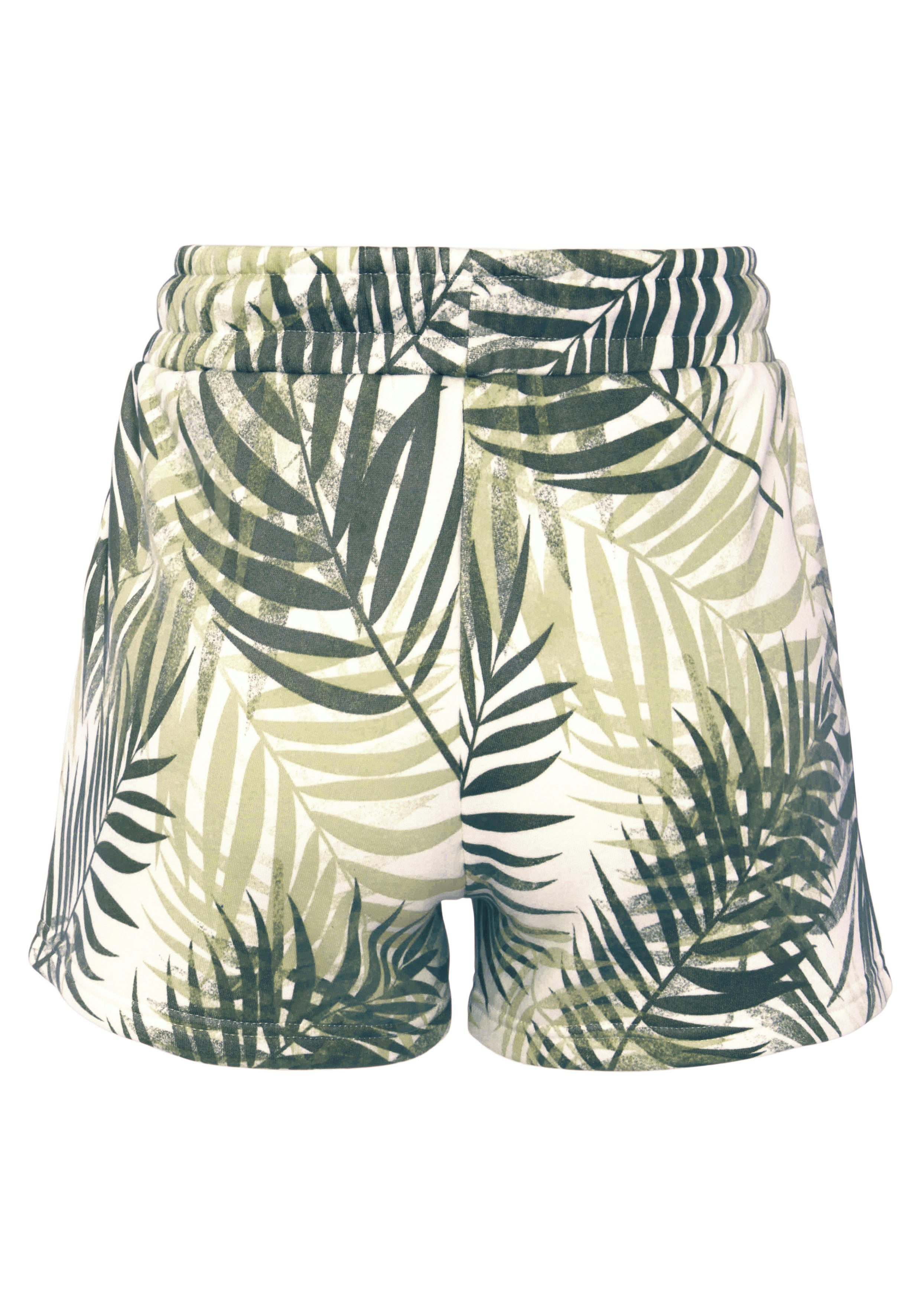 Lascana Sweatshort -lounge shorts Loungebroek met mooie allover-bladerenprint, loungewear (1-delig)