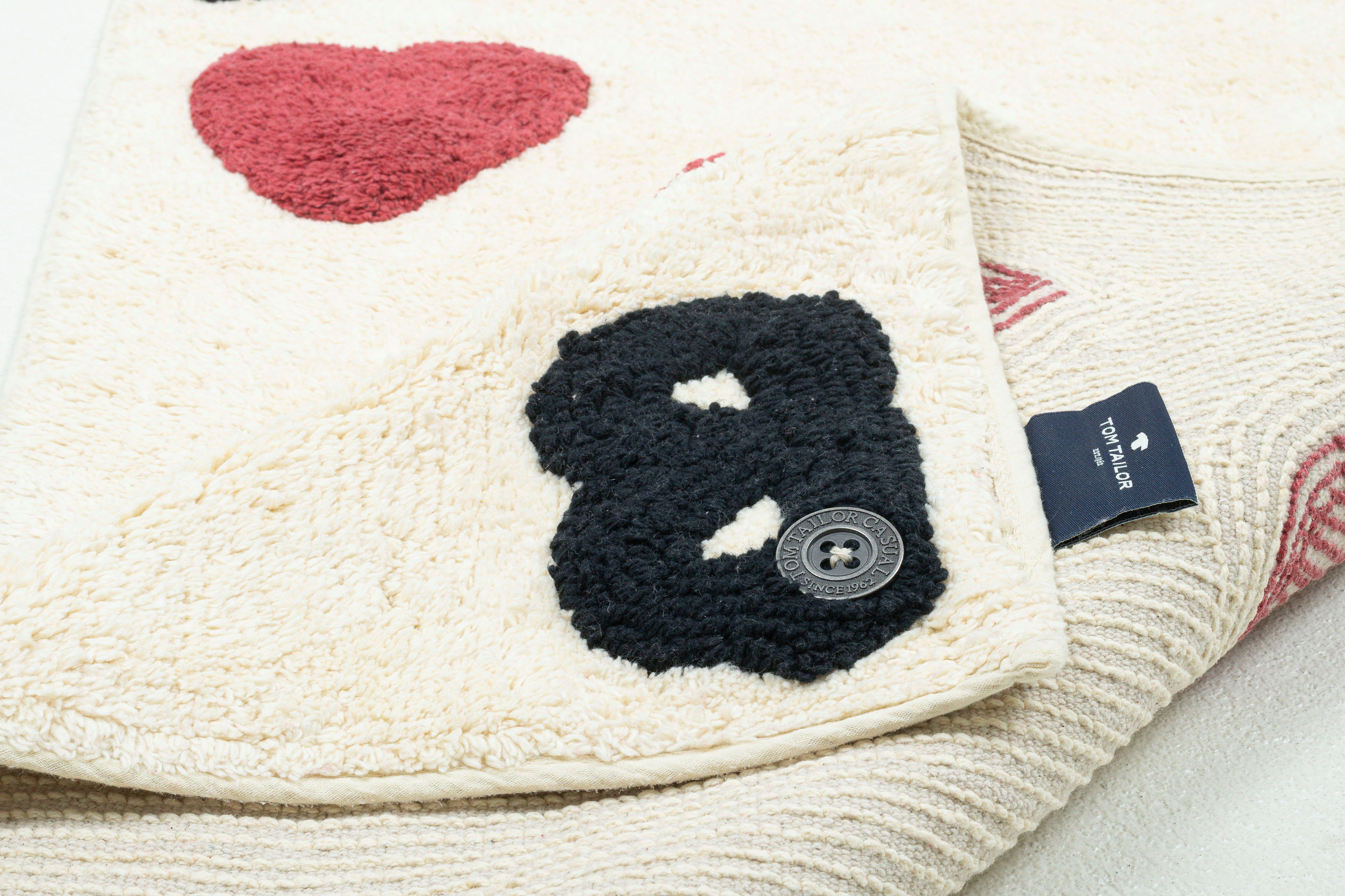 TOM TAILOR HOME Badmat Bings Heart of Bings Badmat, 100% katoen, uni kleuren, harten- en lettersmotief (1 stuk)