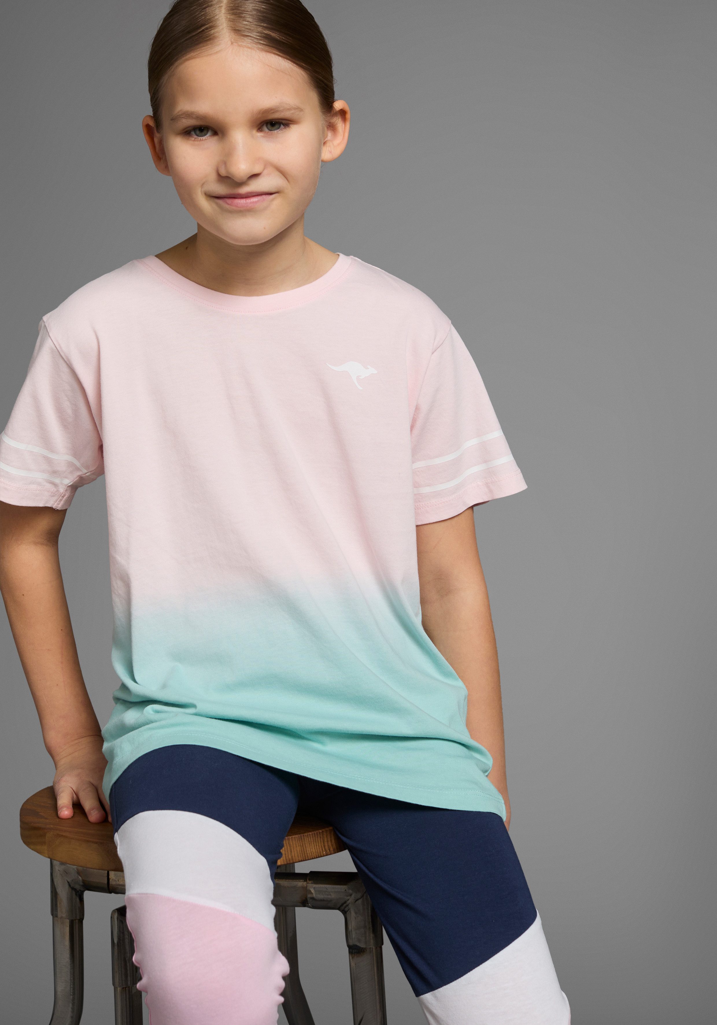KangaROOS T-shirt Met trendy kleurverloop korte mouwen, comfortabele pasvorm, met logoprint, ronde hals