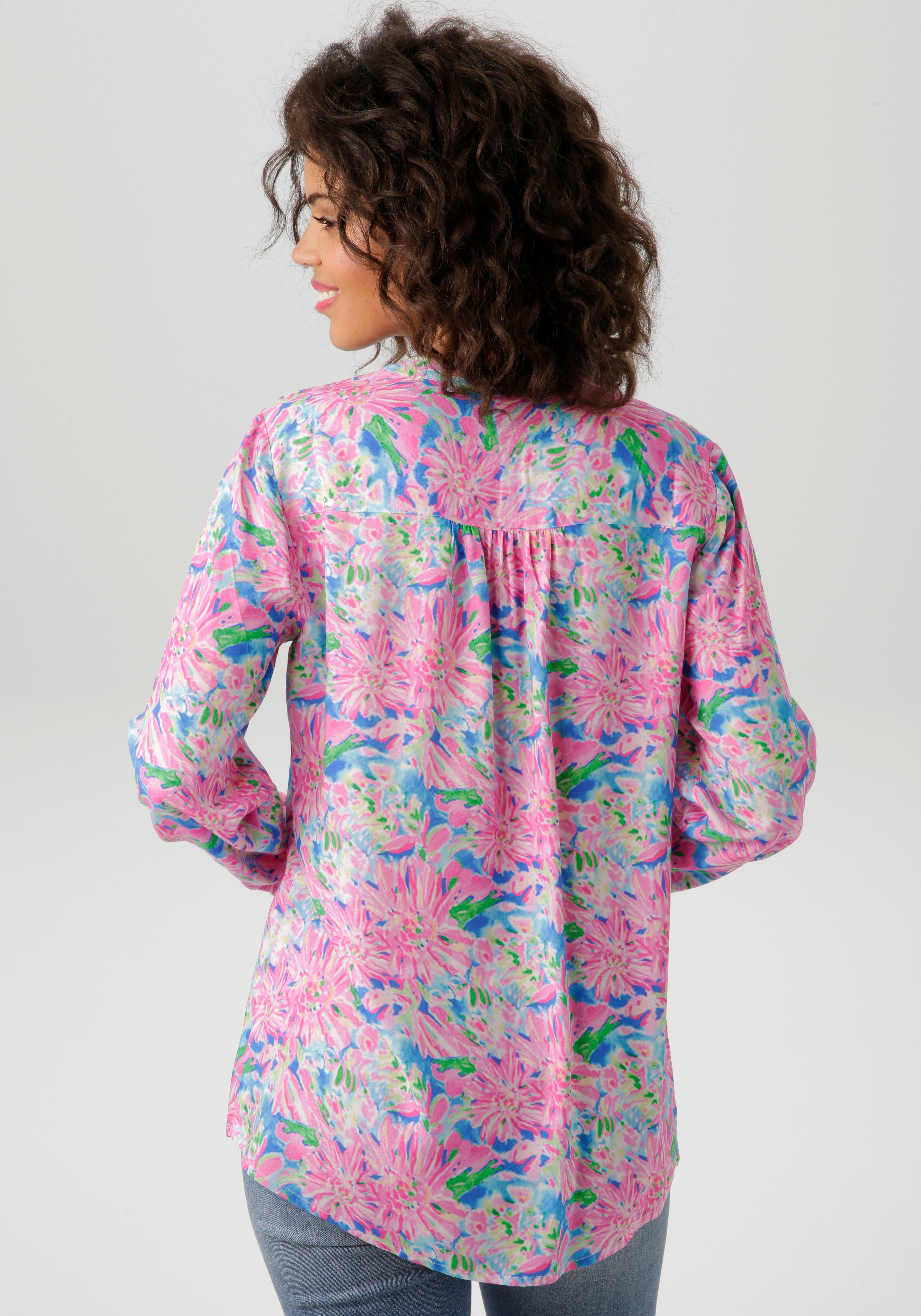 Aniston CASUAL Blouse zonder sluiting met kleurrijke schilderachtige bloemenprint nieuwe collectie