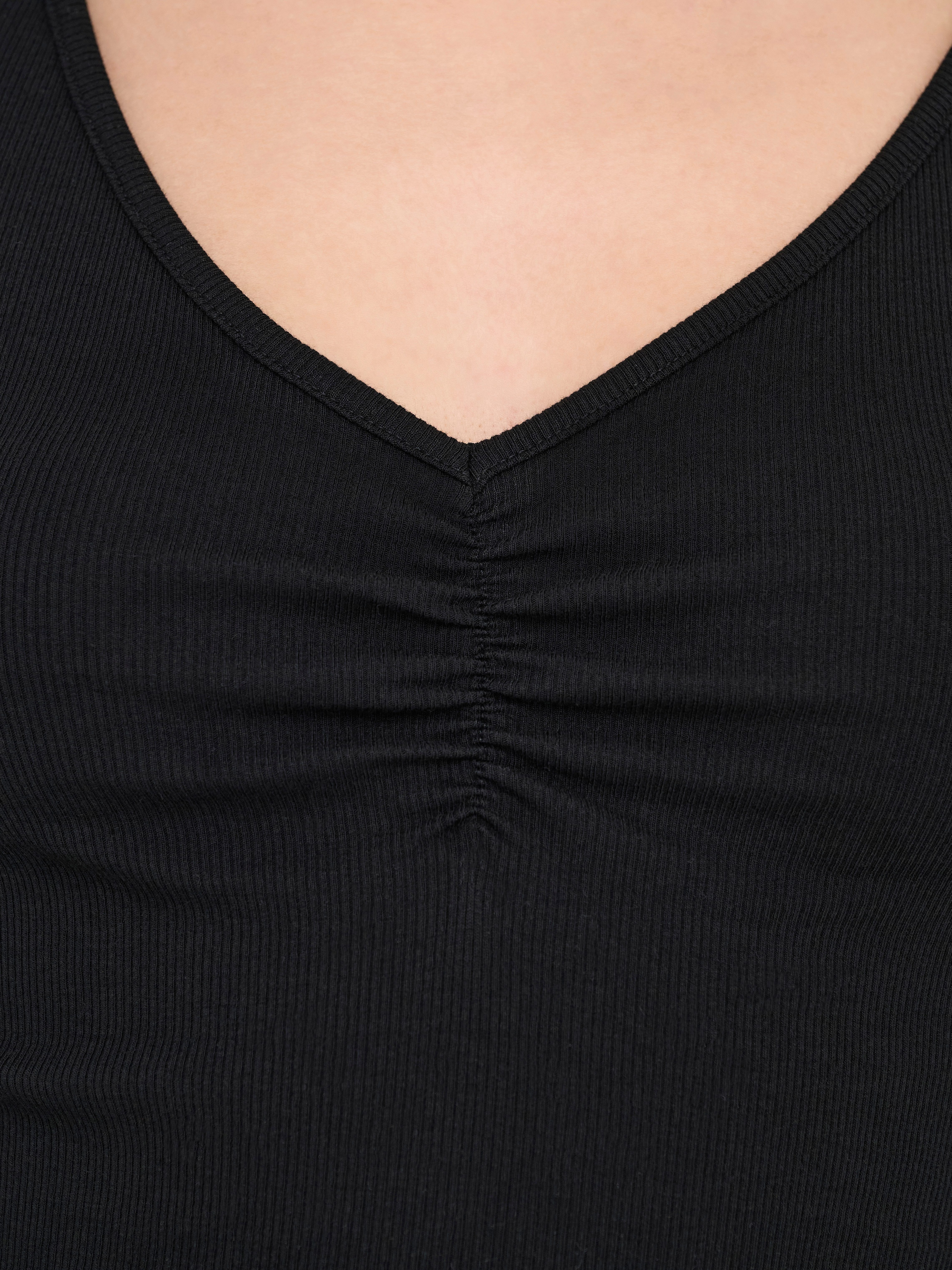 Only Shirt met lange mouwen ONLBETTY L/S V-NECK TOP CC JRS