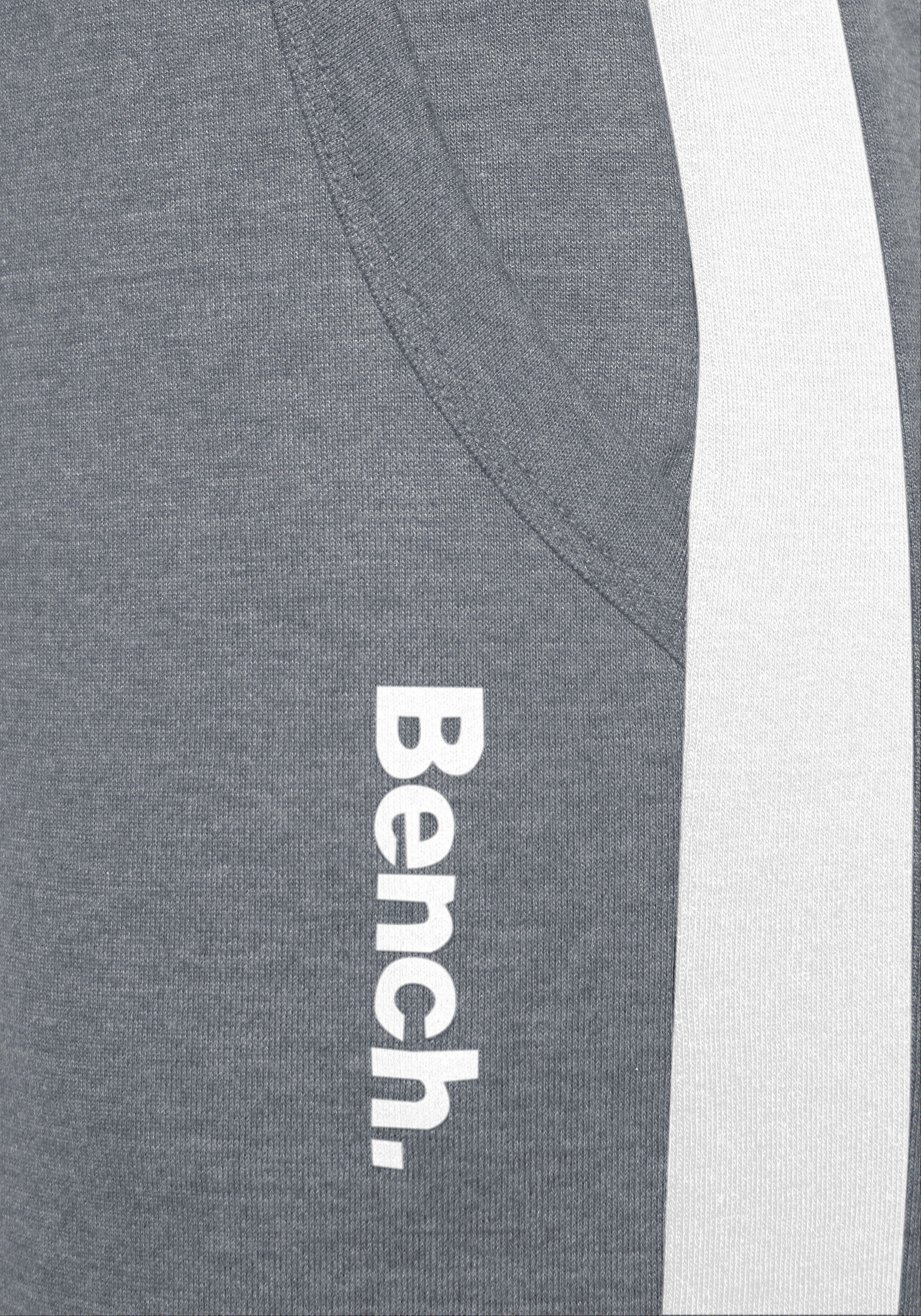 Bench. Loungewear Sweatbroek met strepen opzij en smalle pijpen