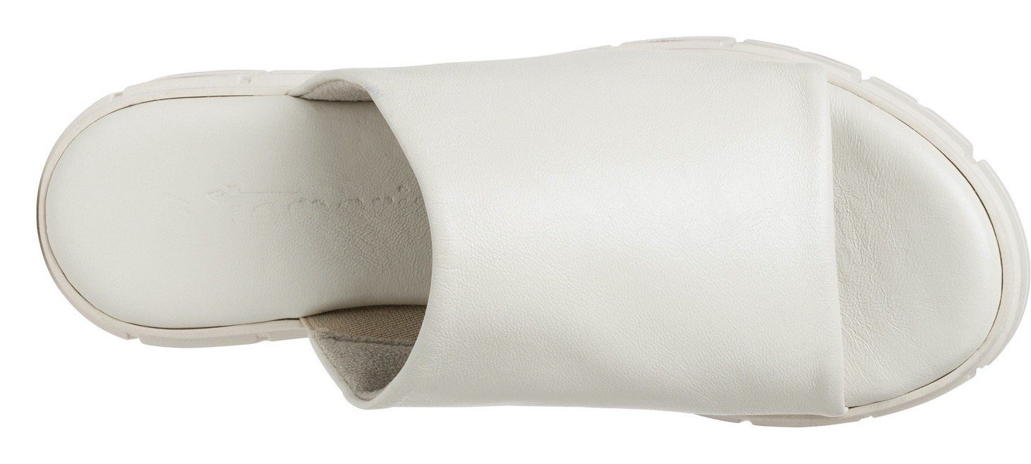 Tamaris Slippers , plateau, zomerschoen, pantoffels in monochrome look