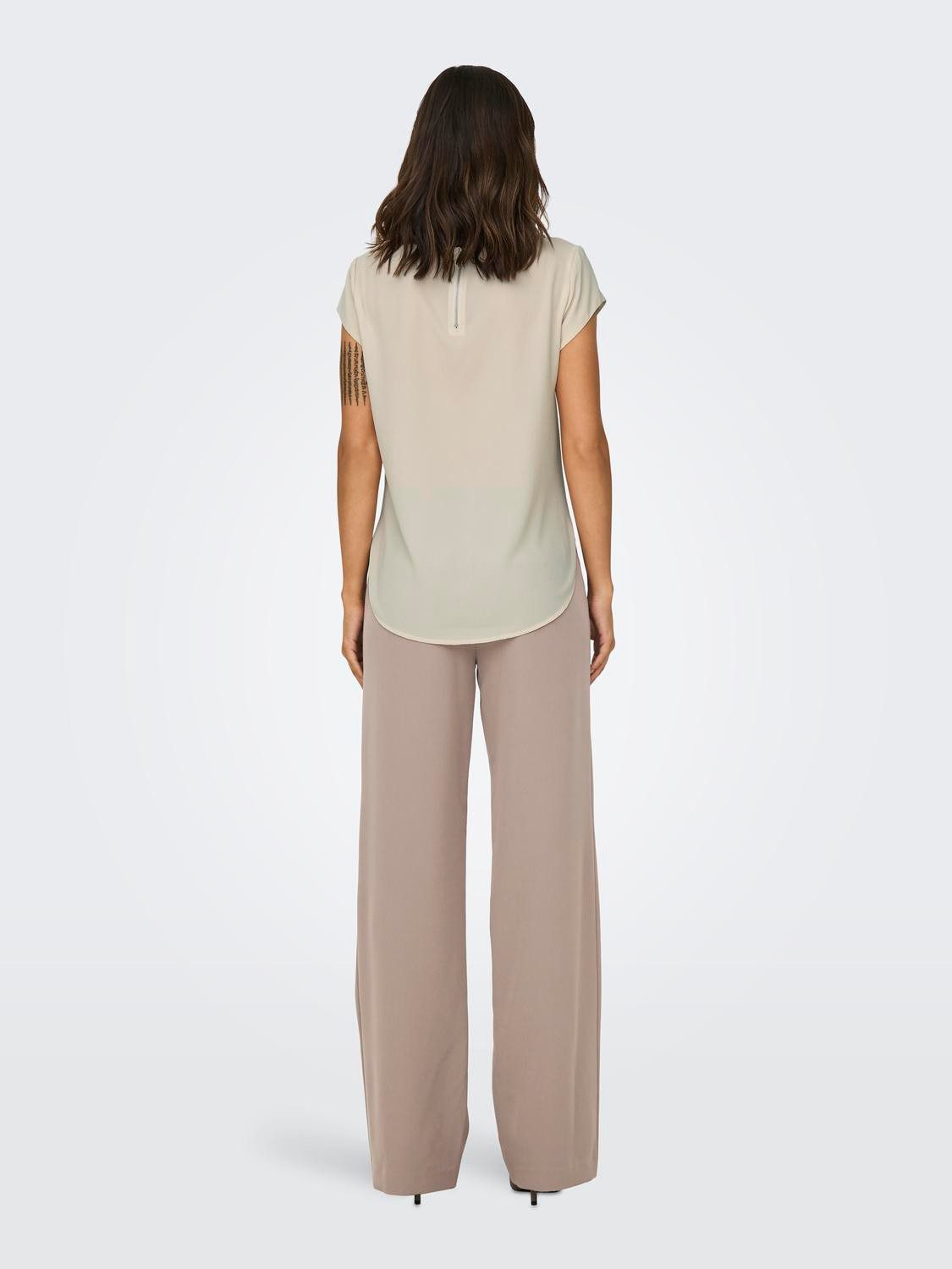Only Blouse met korte mouwen ONLVIC S S SOLID TOP NOOS PTM