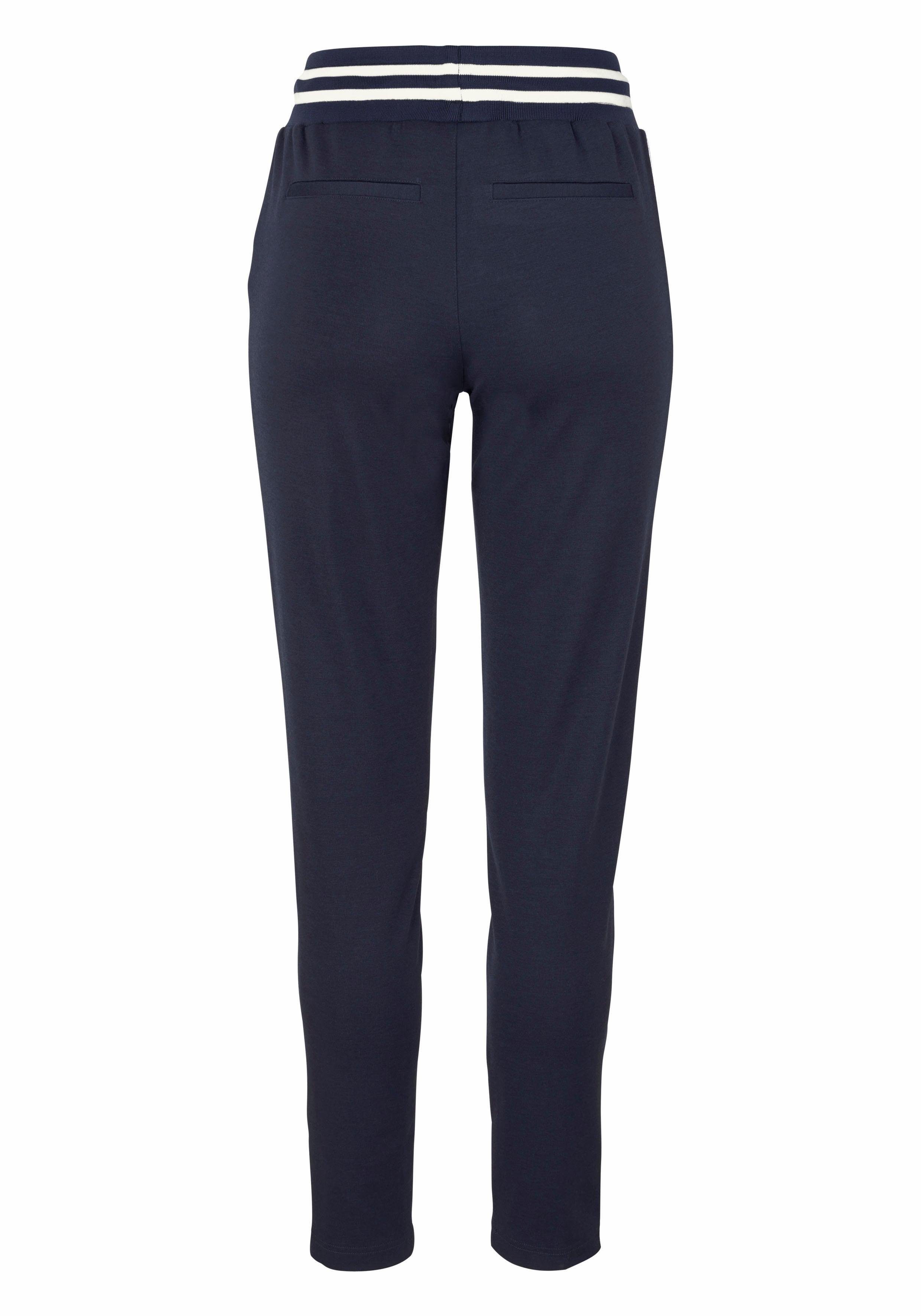 AJC Jogpants in trendy retro-design