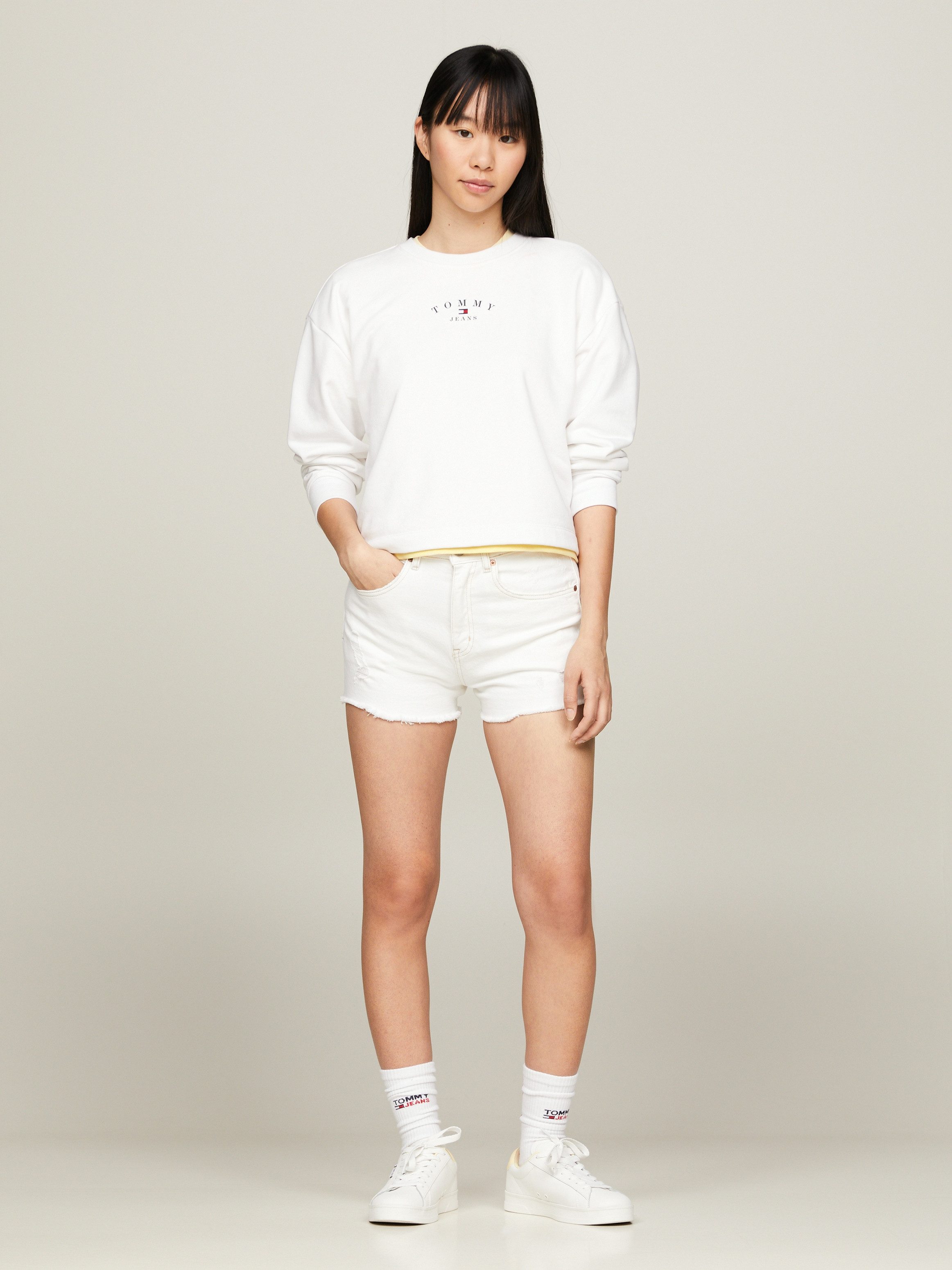 TOMMY JEANS Short HOT PANT BH0199 met destroyed effecten & gerafelde zoom