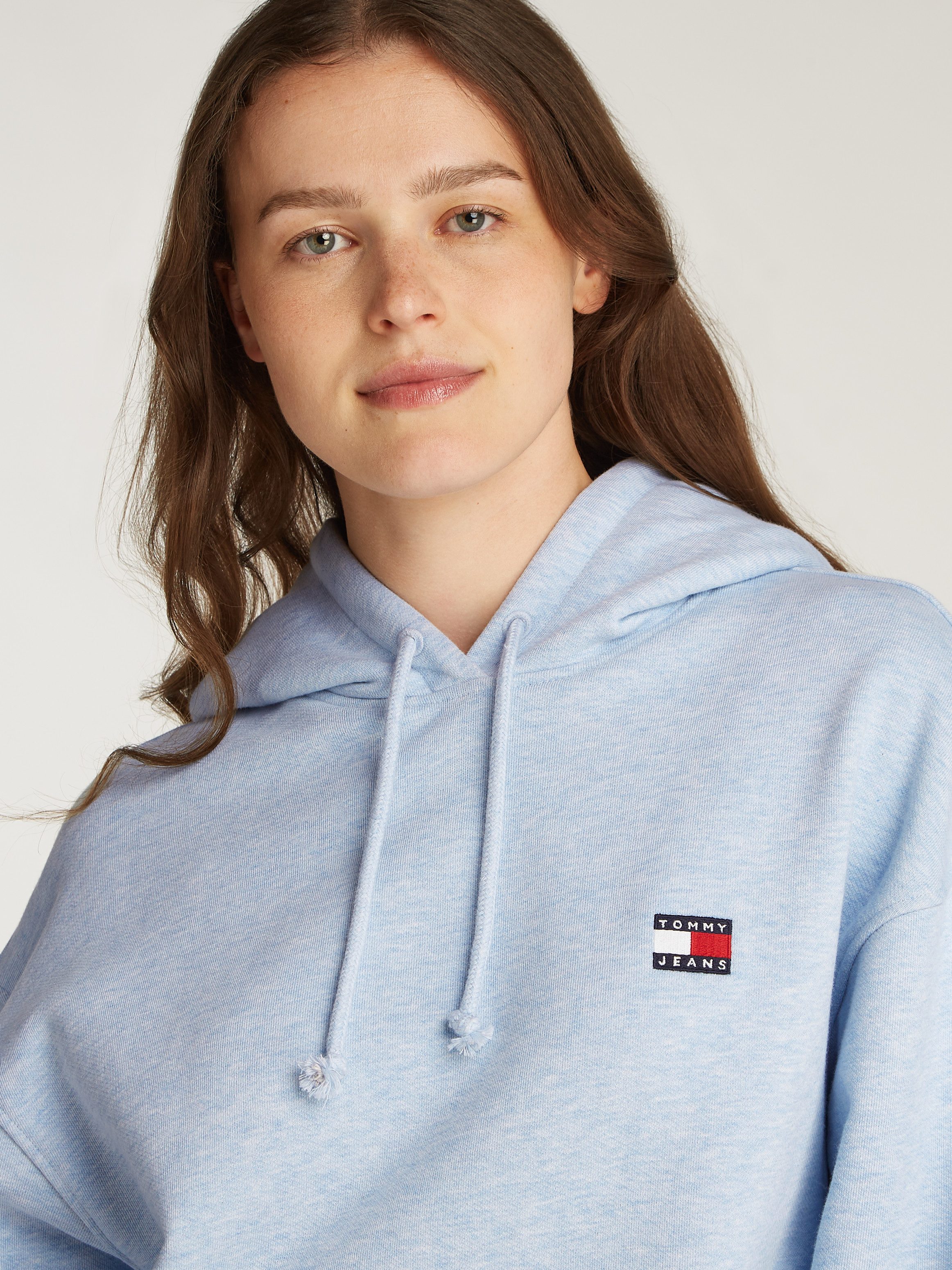 TOMMY JEANS Hoodie TJW BXY BADGE HOODIE EXT