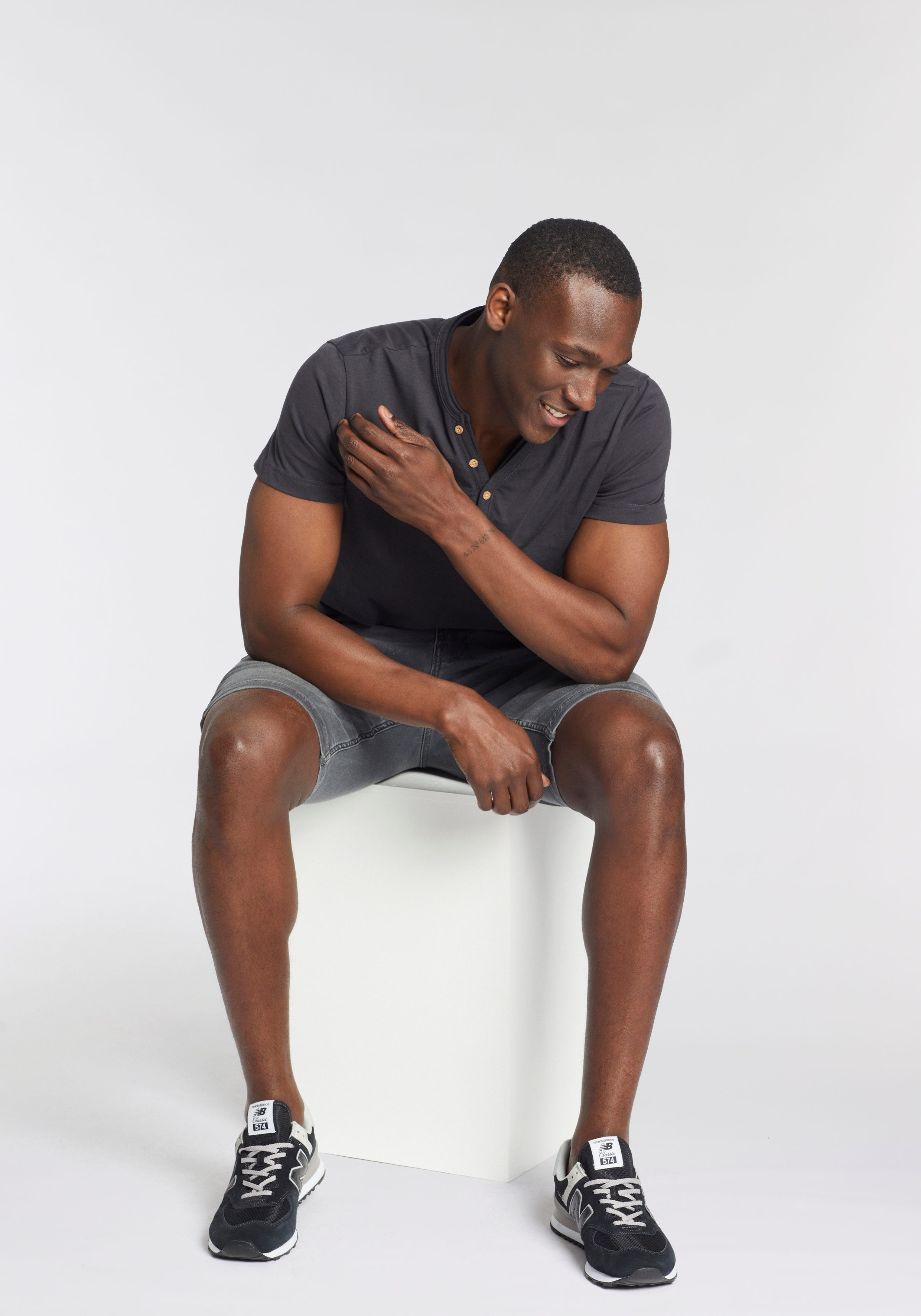Bruno Banani T-shirt Met geknoopte V-hals