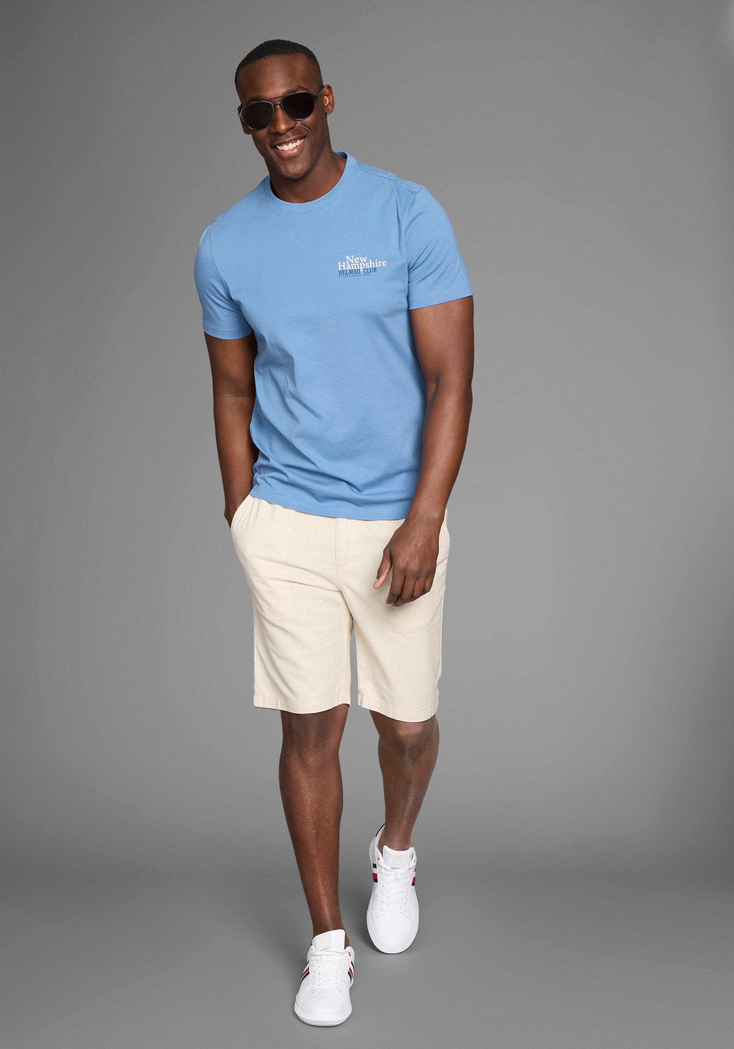 DELMAO T-shirt met subtiele logo-opdruk in club-design