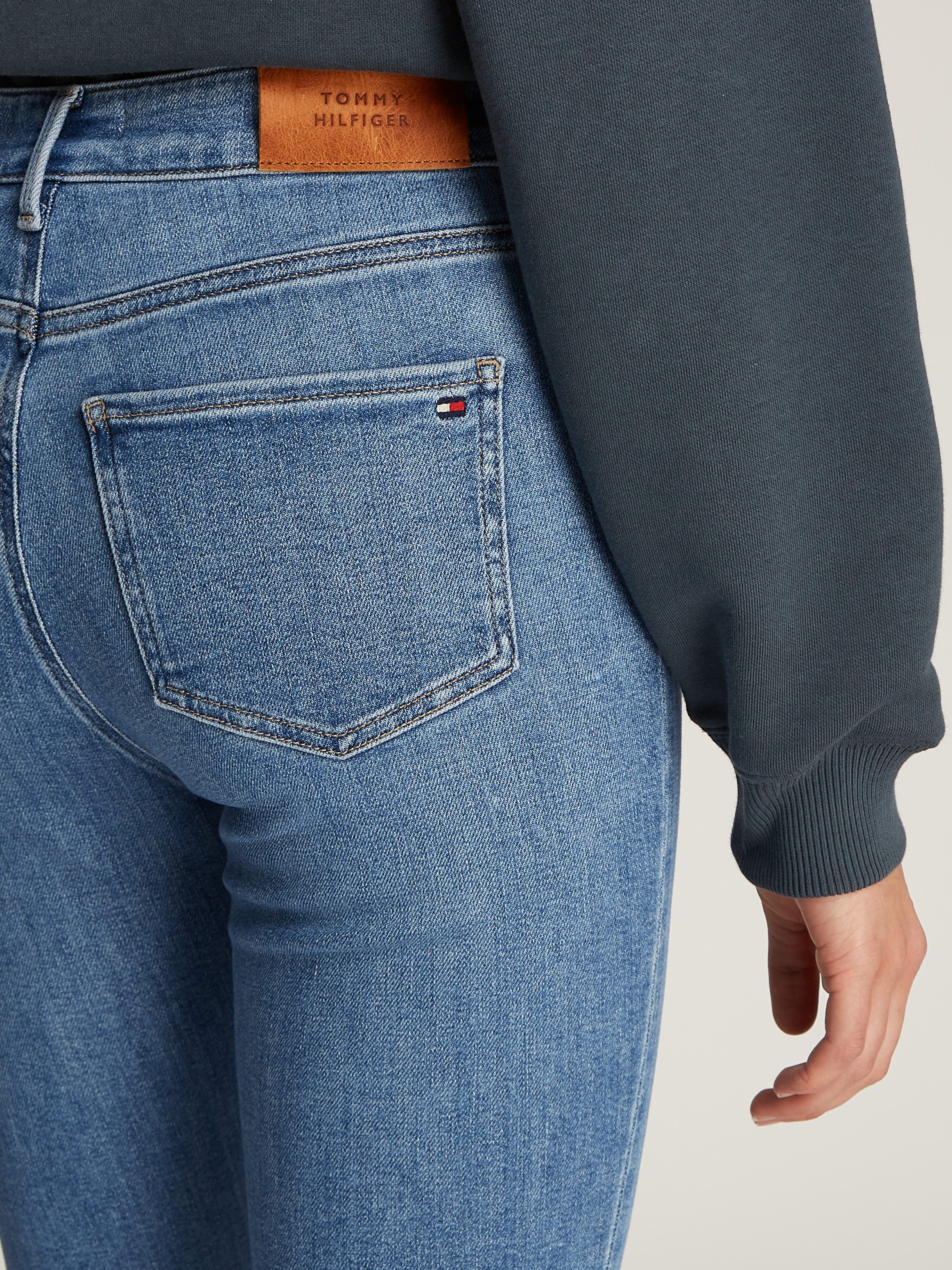 Tommy Hilfiger Skinny fit jeans Harlem Skinny High Waist met logo-badge, in blauwe wassing, in enkel-lengte
