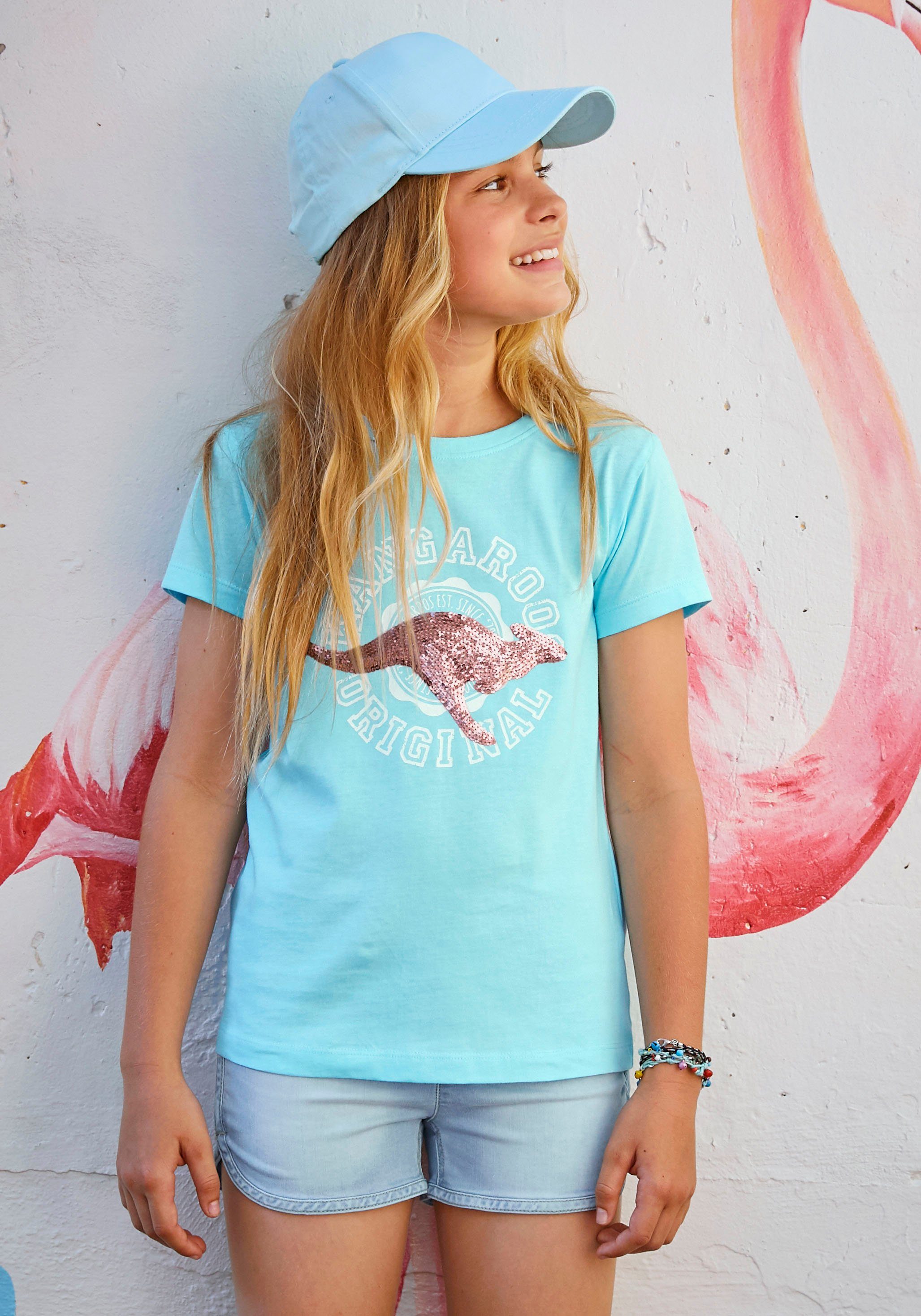 KangaROOS T-shirt Met paillettenapplicatie Korte mouwen, getailleerde snit, met logoprint en pailletten