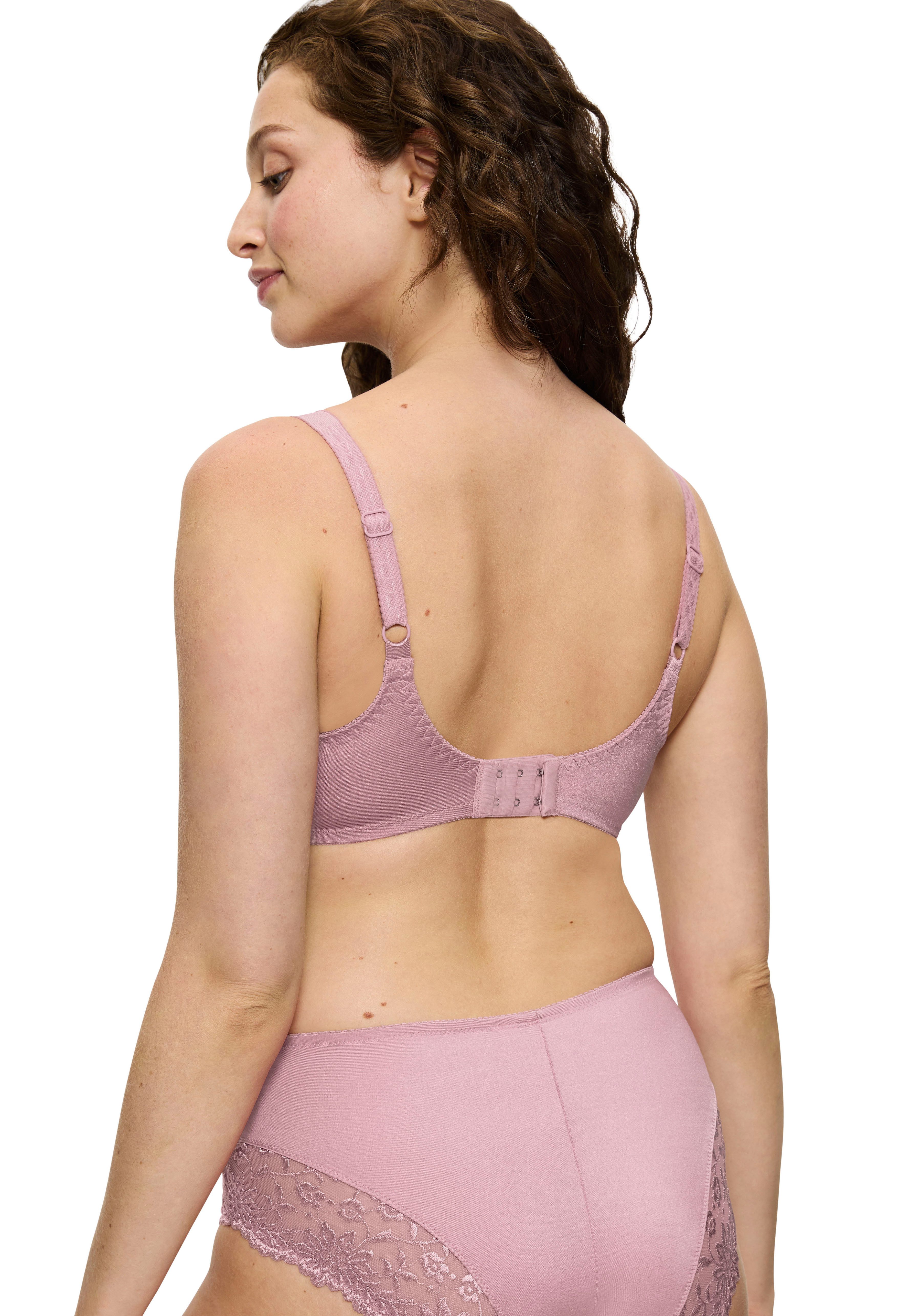 Triumph Minimizer-bh Ladyform Soft W X maakt de borst optisch kleiner met een cupmaat