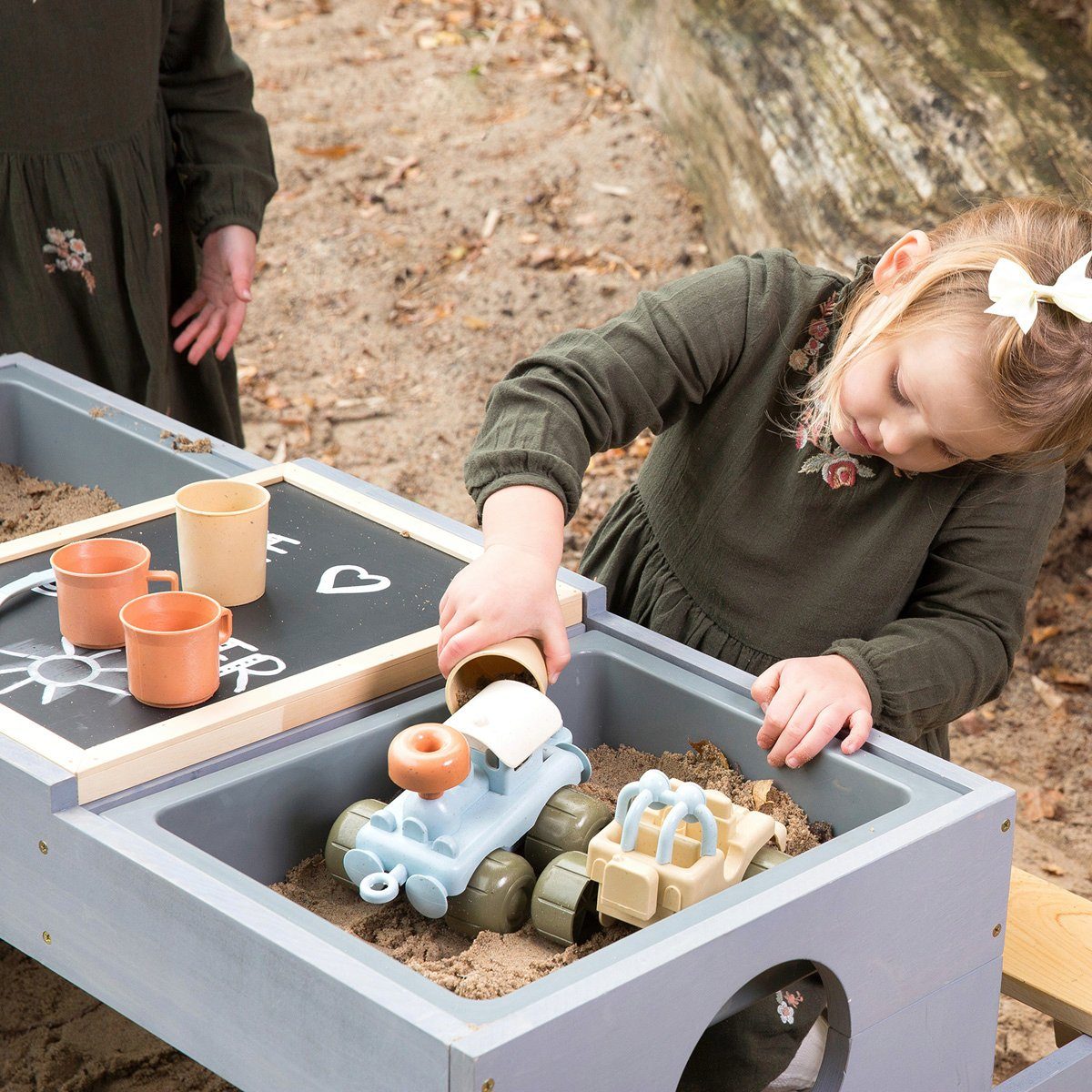 MUDDY BUDDY® Kinderzithoek voor in de tuin Creator Outdoor speeltafel, natuurlijk - wolkengrijs, FSC® - beschermt bossen - wereldwijd