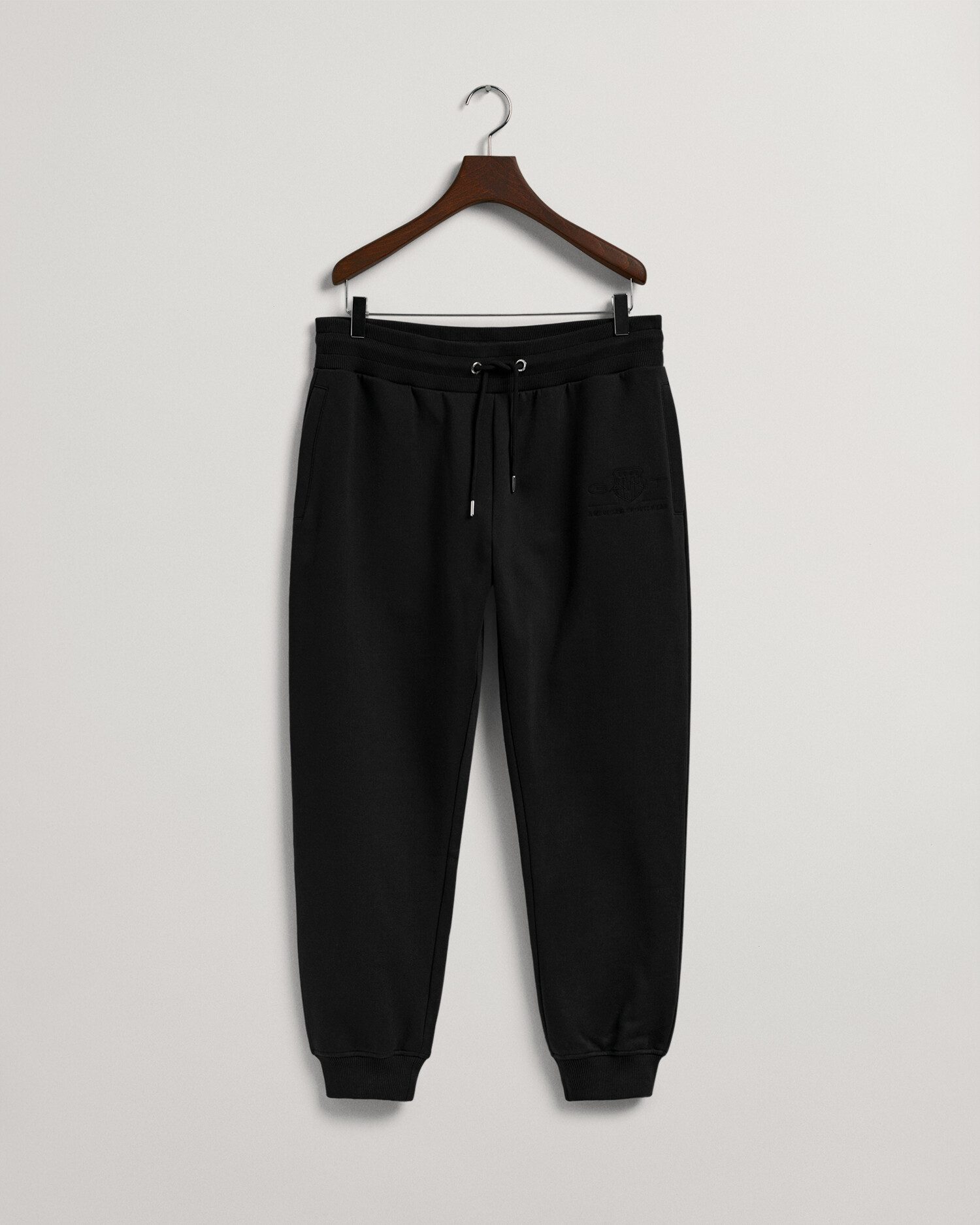 Gant Sweatbroek REG TONAL SHIELD SWEATPANTS heren joggingbroeken maat XL zwart