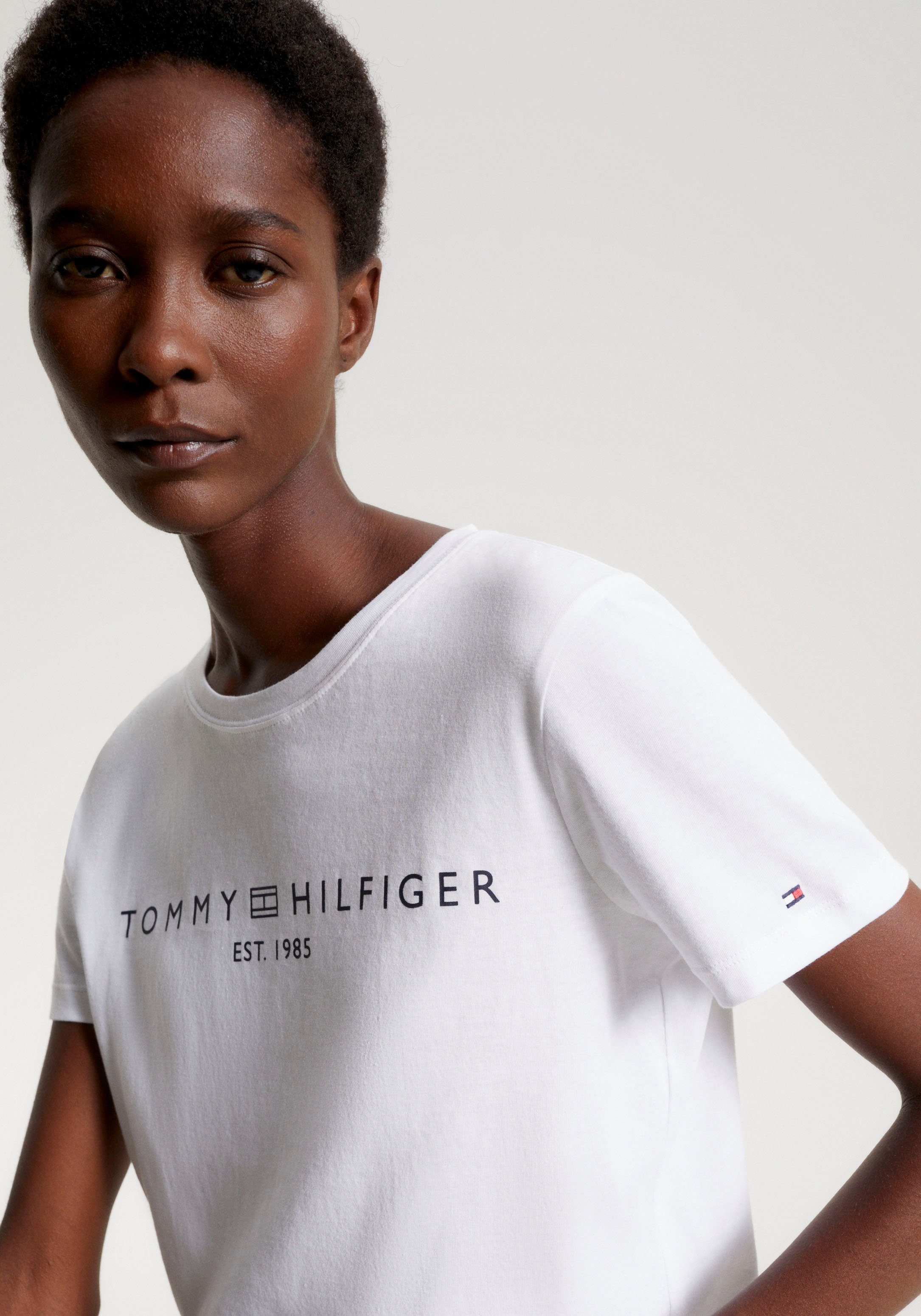 Tommy Hilfiger T-shirt REG CORP LOGO C-NK SS met een logo-opschrift