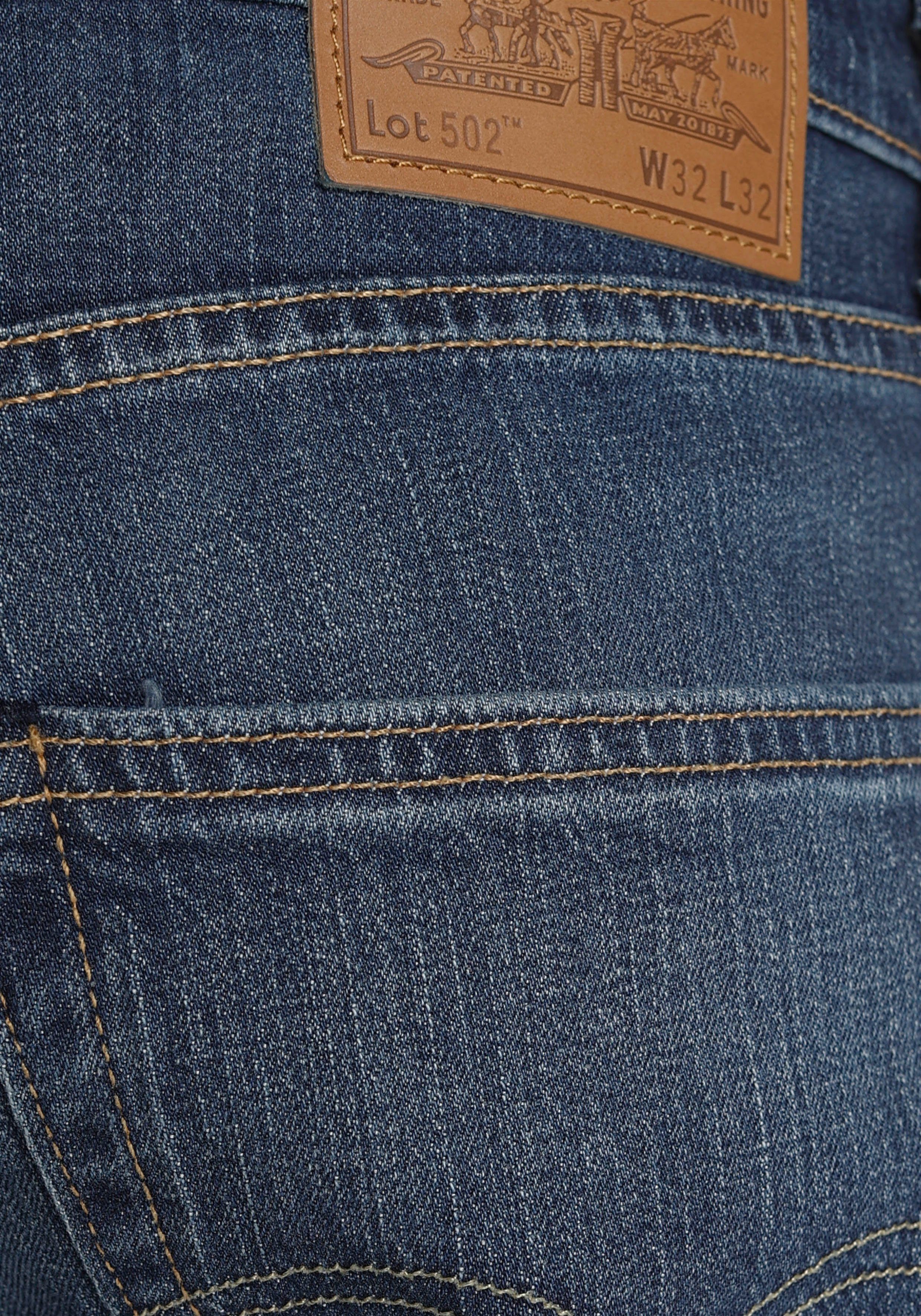 Levi's® Tapered jeans 502 TAPER in een elegante, moderne stijl
