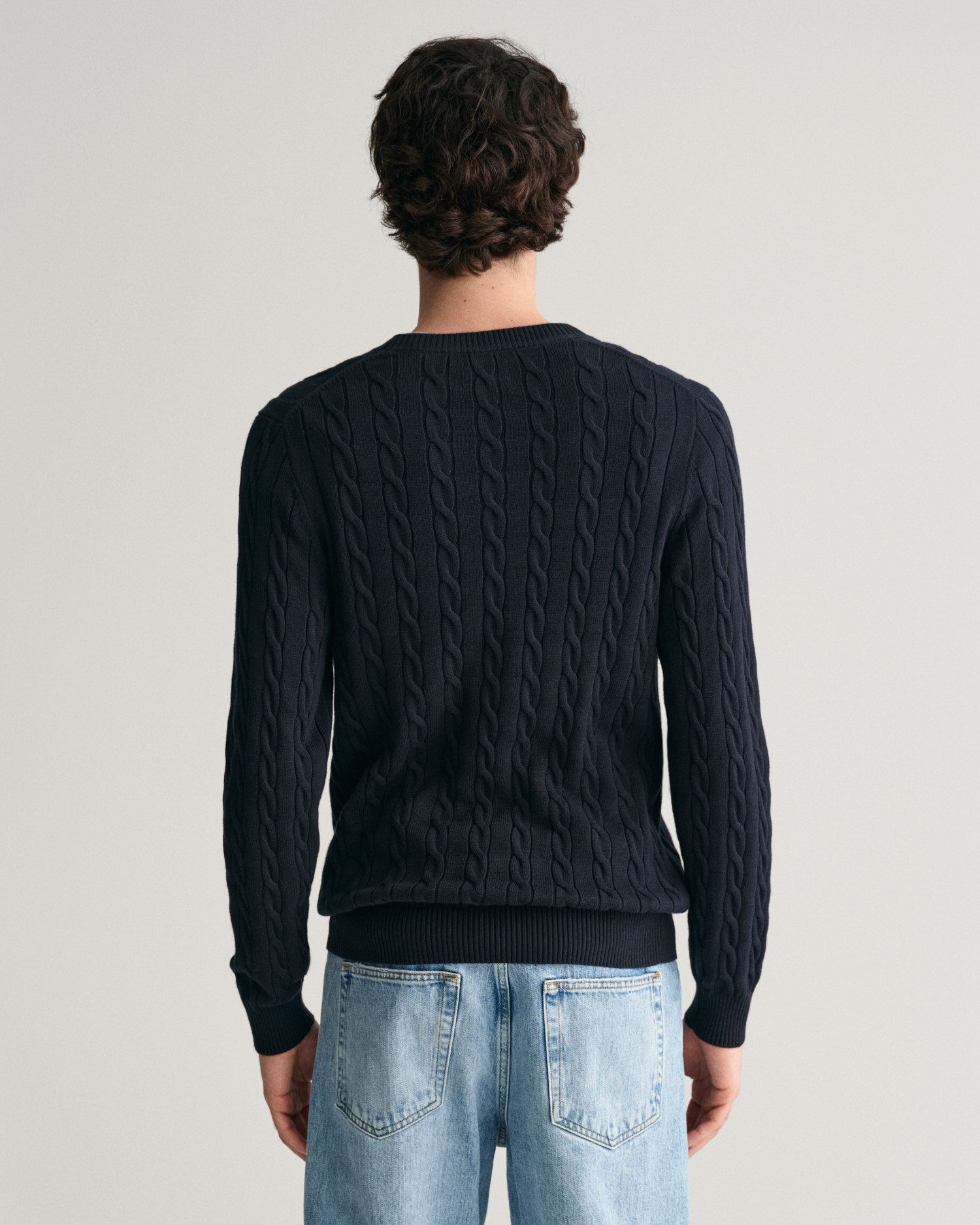Gant Gebreide trui COTTON CABLE C-NECK met wapen-logo borduurwerk op de borst
