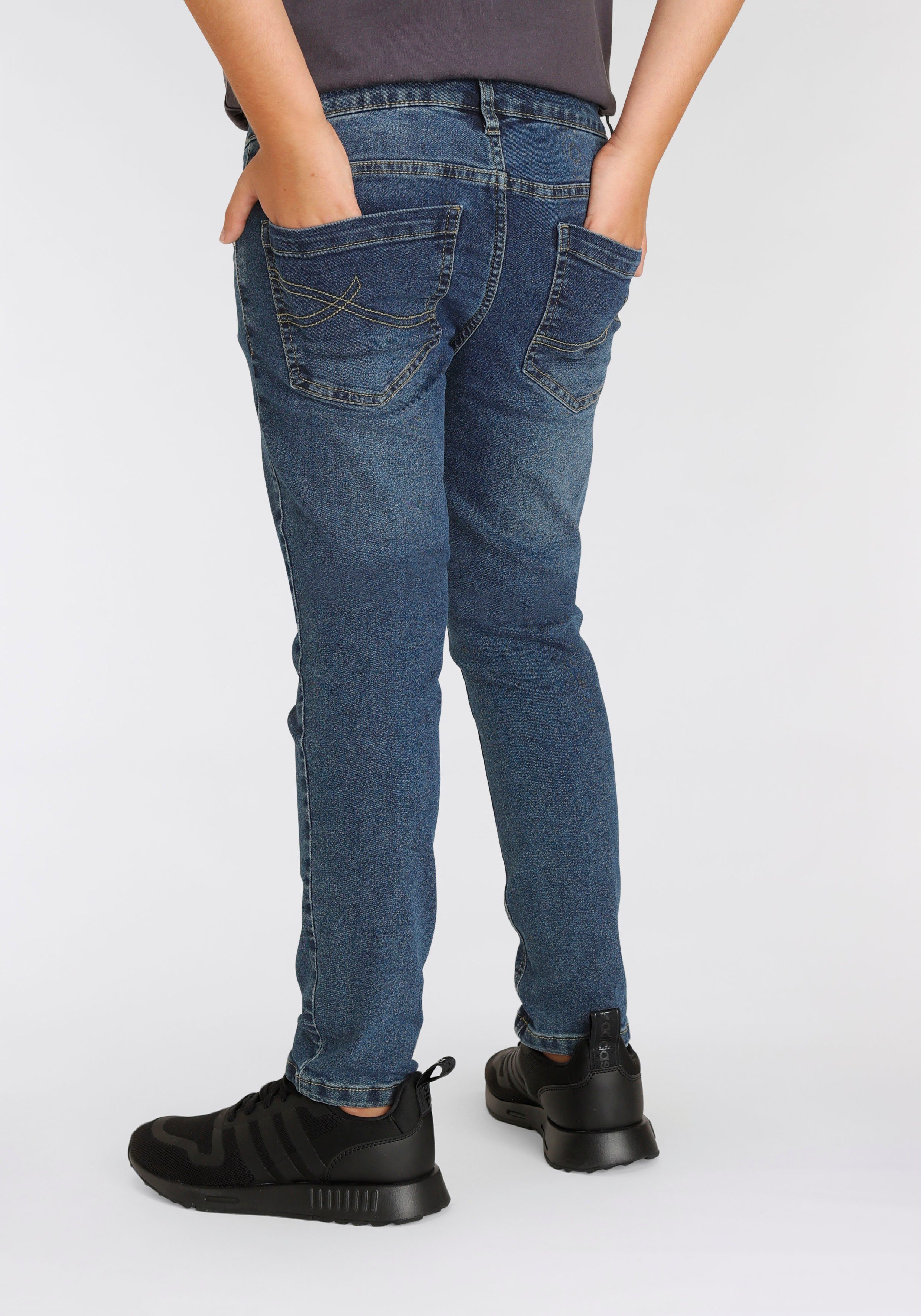 KIDSWORLD Stretch jeans Met smalle pijpen Regular fit, smalle pasvorm, met verstelbare elastiek