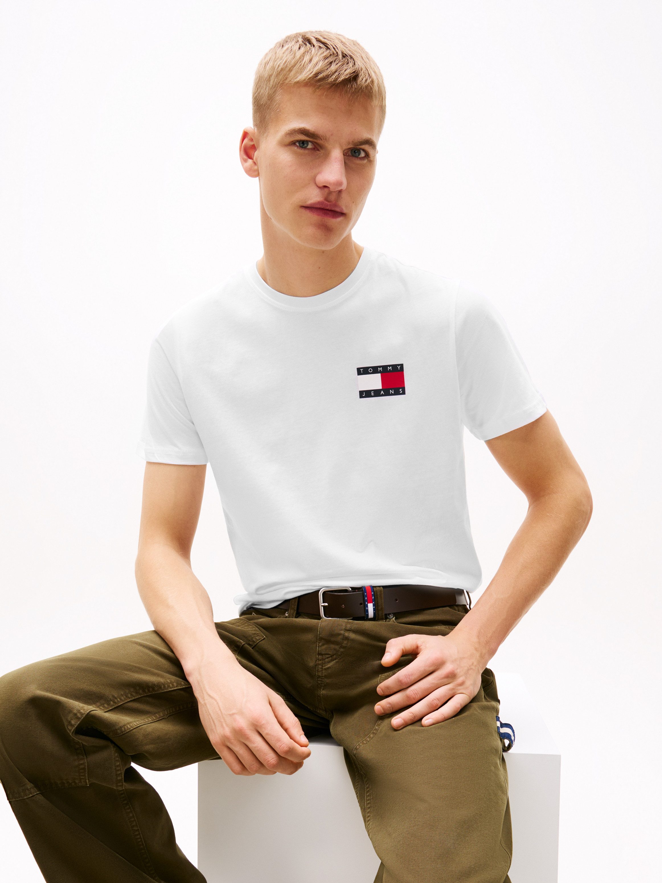 TOMMY JEANS T-shirt TJM SLIM ESSENTIAL FLAG TEE EXT