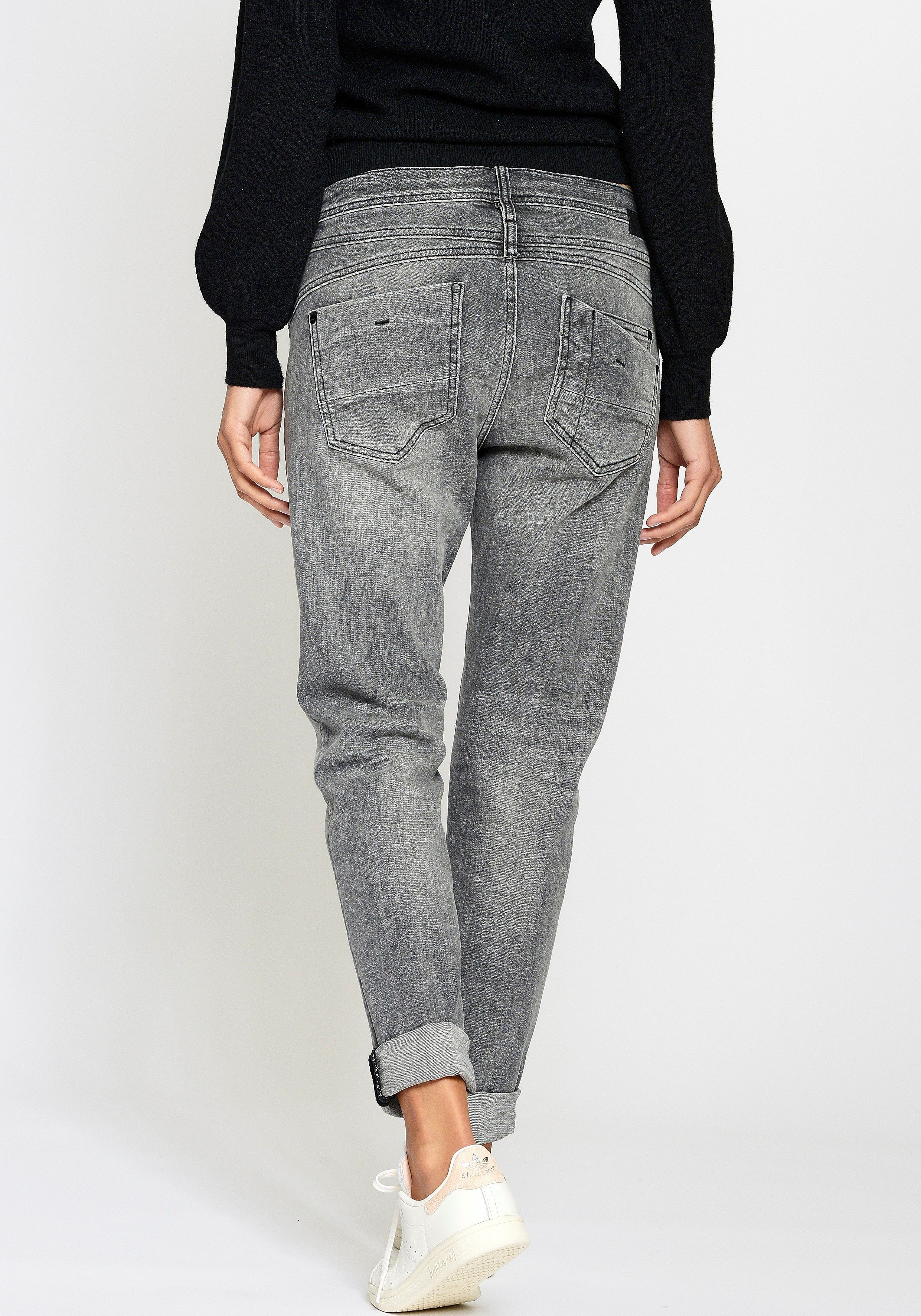 GANG Relax fit jeans 94AMELIE met used-effecten